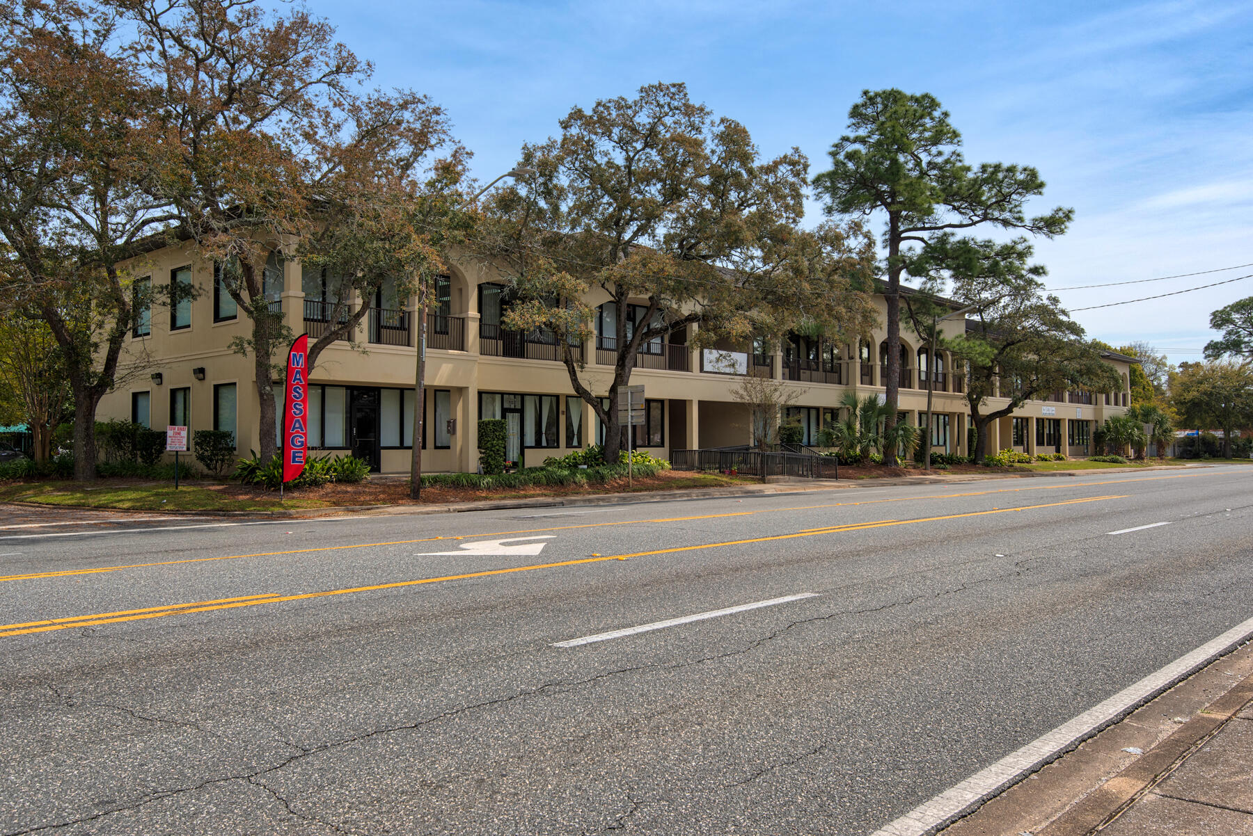 Prime commercial space in South FWB. This is 2 units (106 and 107) that have been combined into 1 but they can be separated again.