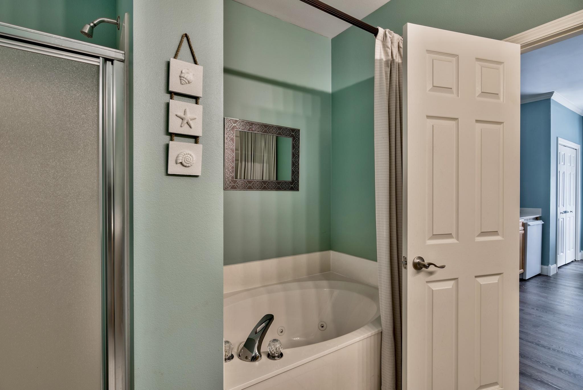 ROYAL SEAESTA - Residential