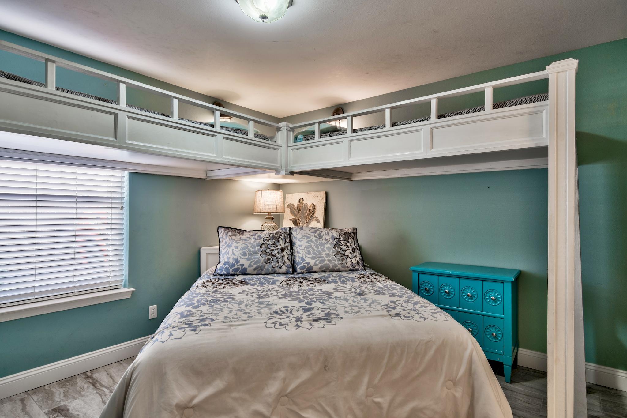 ROYAL SEAESTA - Residential