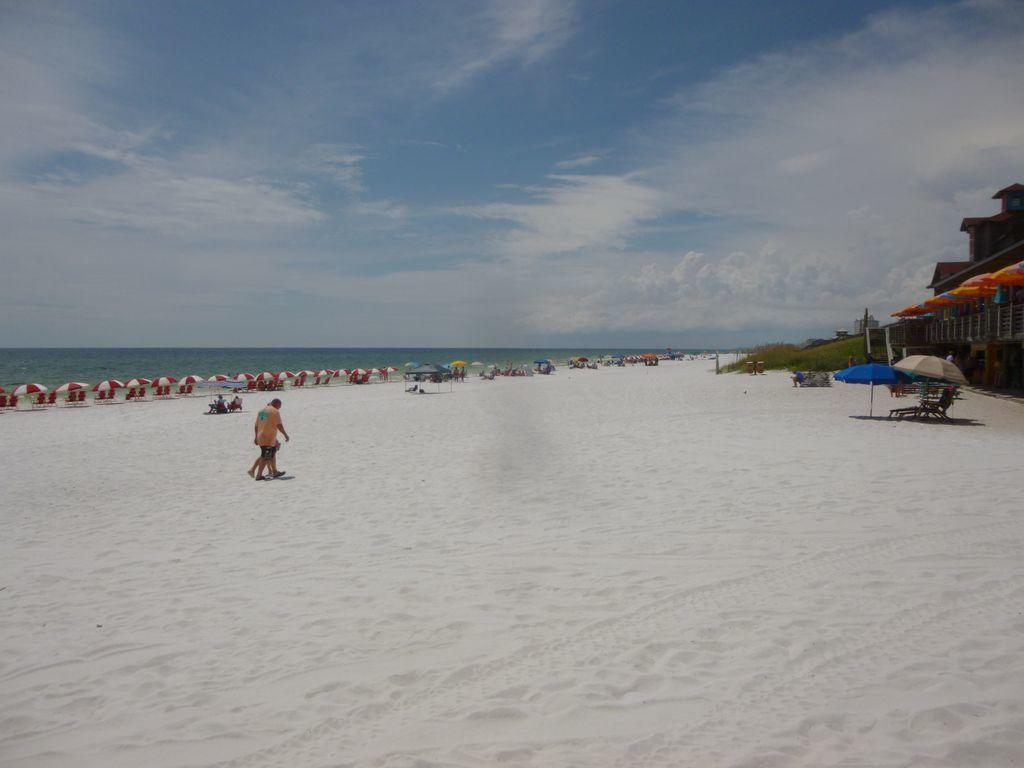 ROYAL SEAESTA - Residential