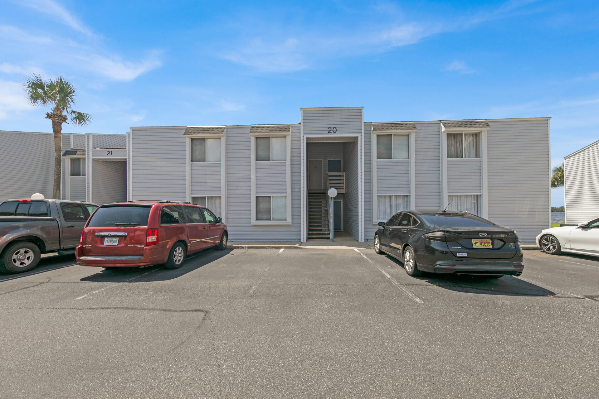 FINISTERRA CONDO - Residential