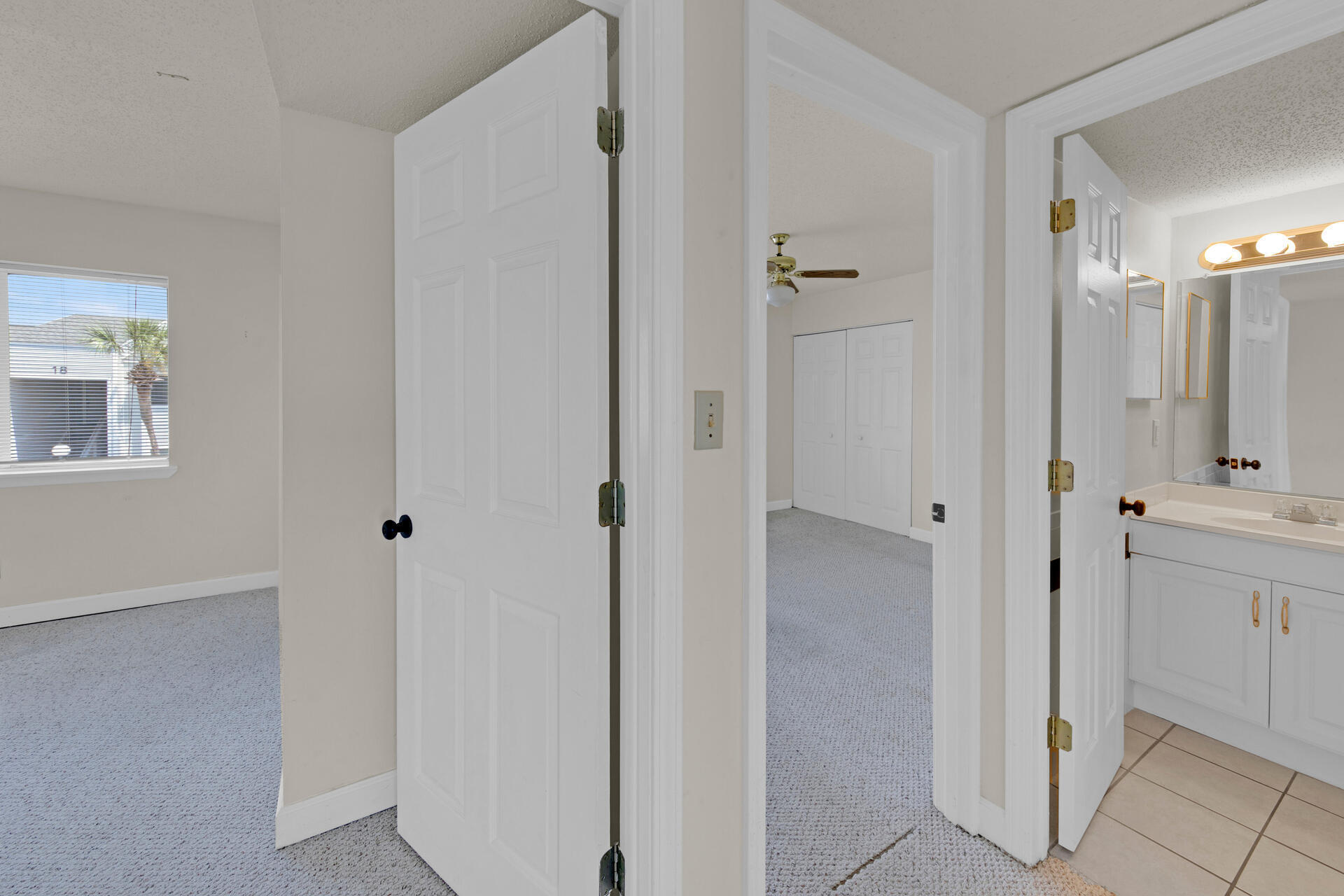 FINISTERRA CONDO - Residential