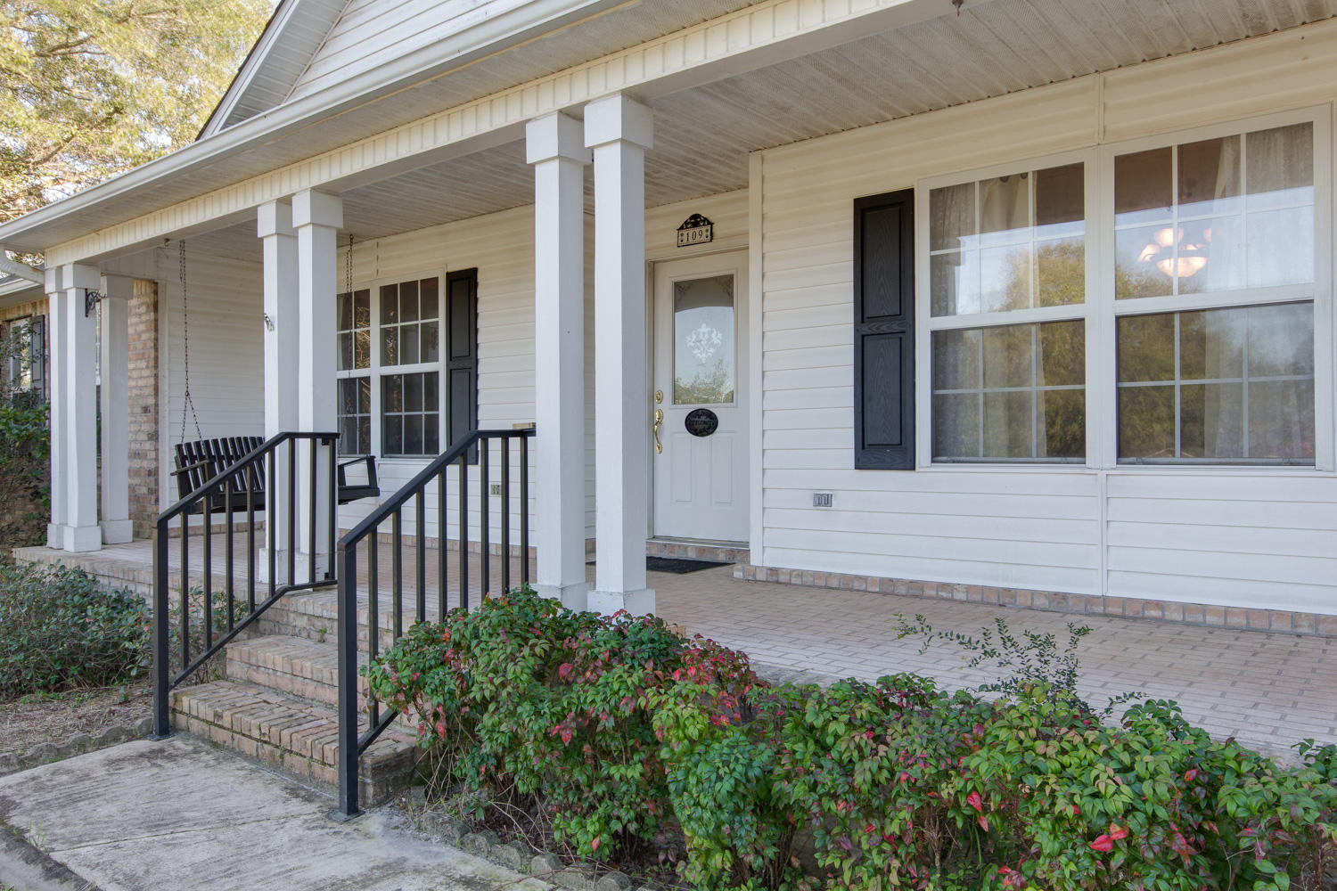 COUNTRY CLUB ESTATES 1 OF CRESTVIEW - Residential