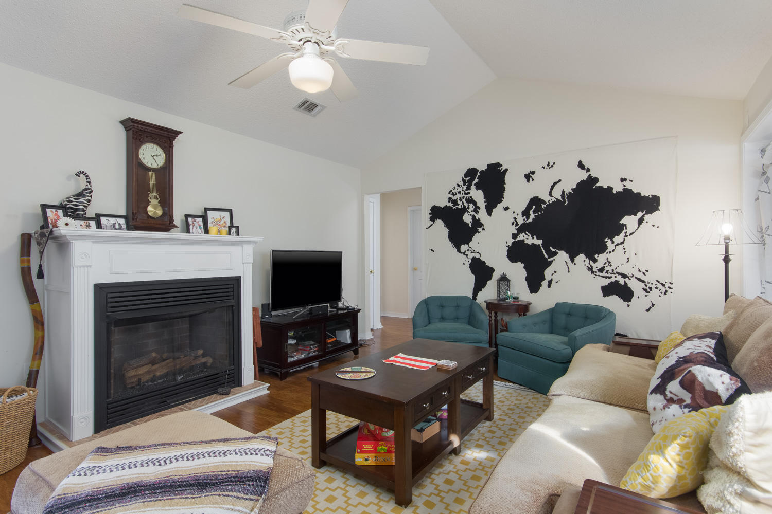 COUNTRY CLUB ESTATES 1 OF CRESTVIEW - Residential