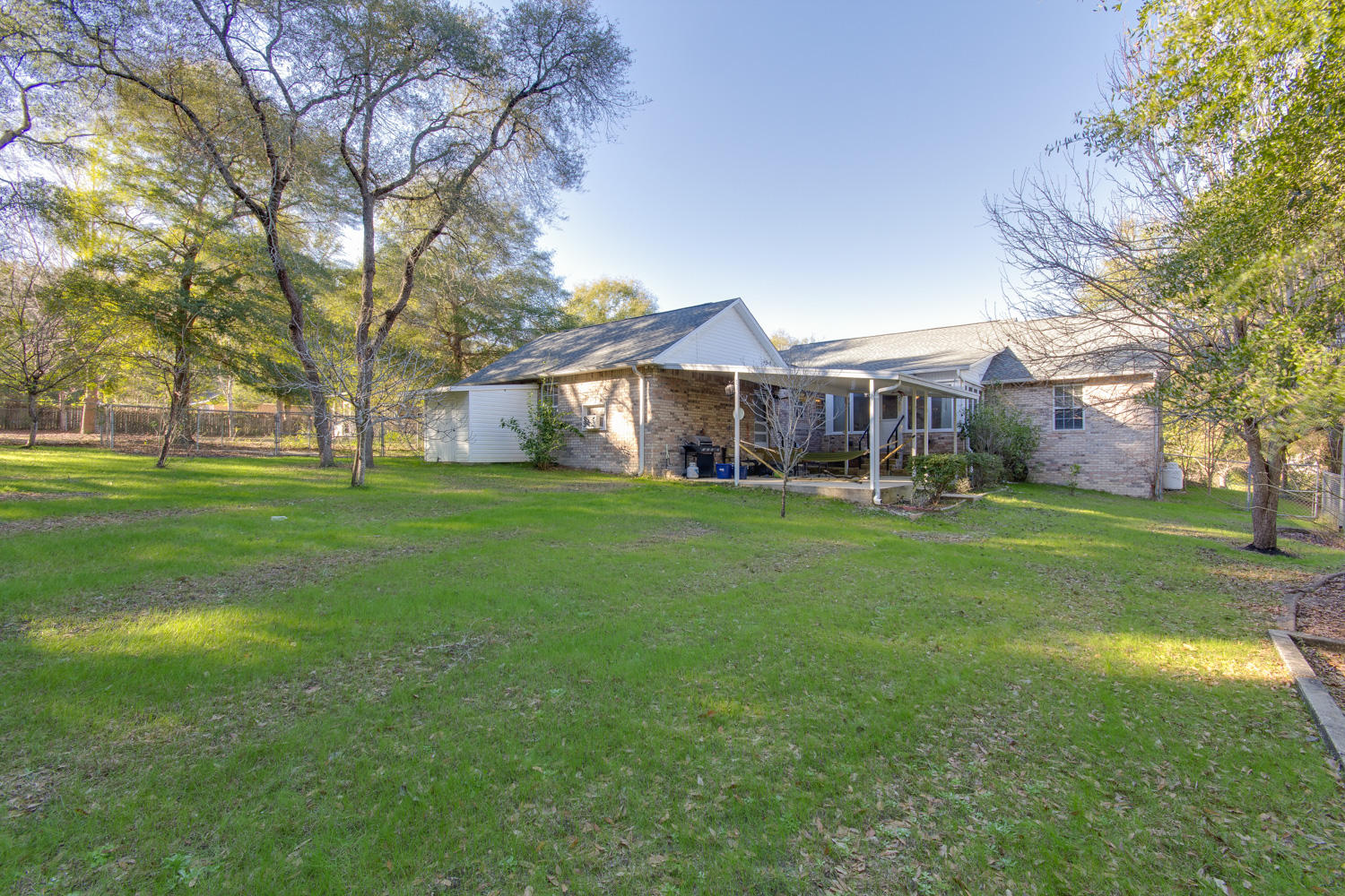 COUNTRY CLUB ESTATES 1 OF CRESTVIEW - Residential