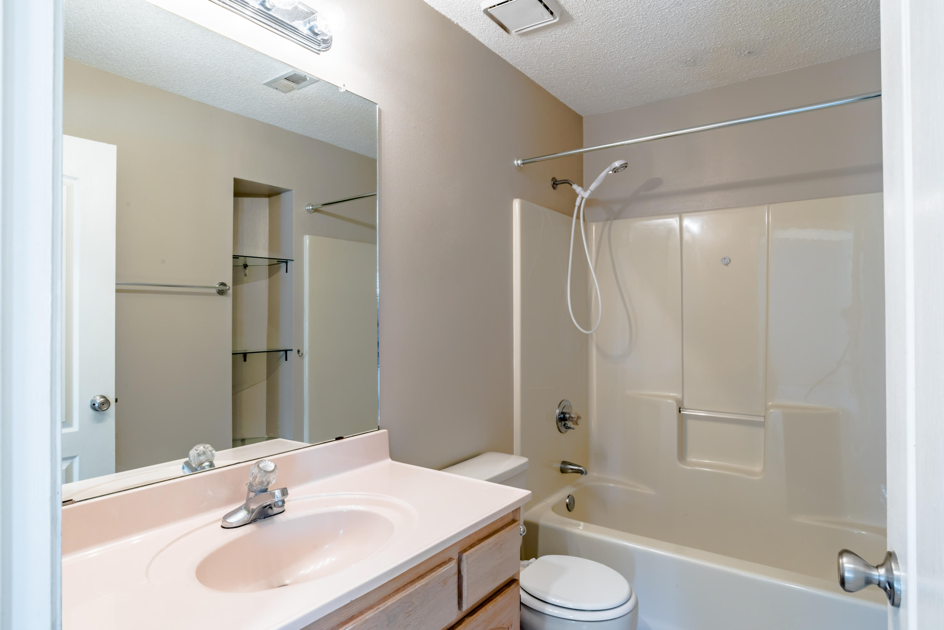 HOLLEY BY THE SEA - Residential