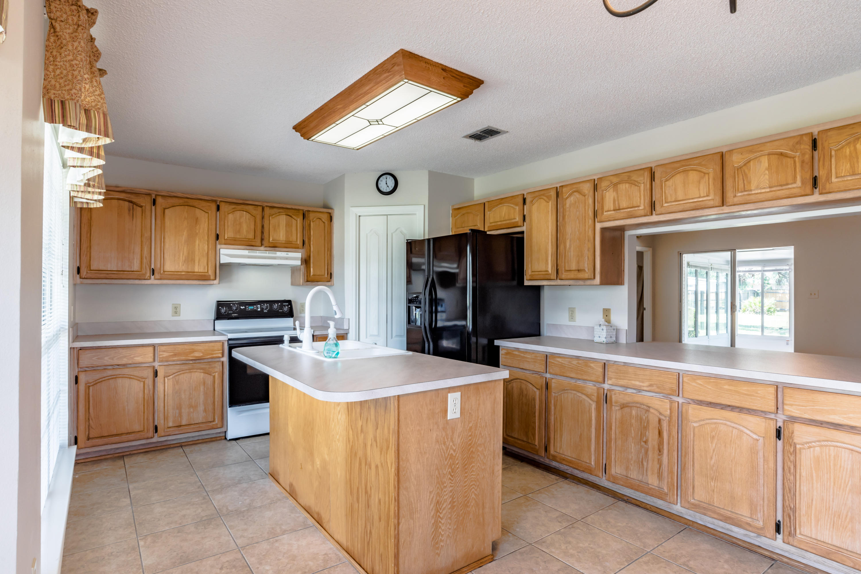 HOLLEY BY THE SEA - Residential