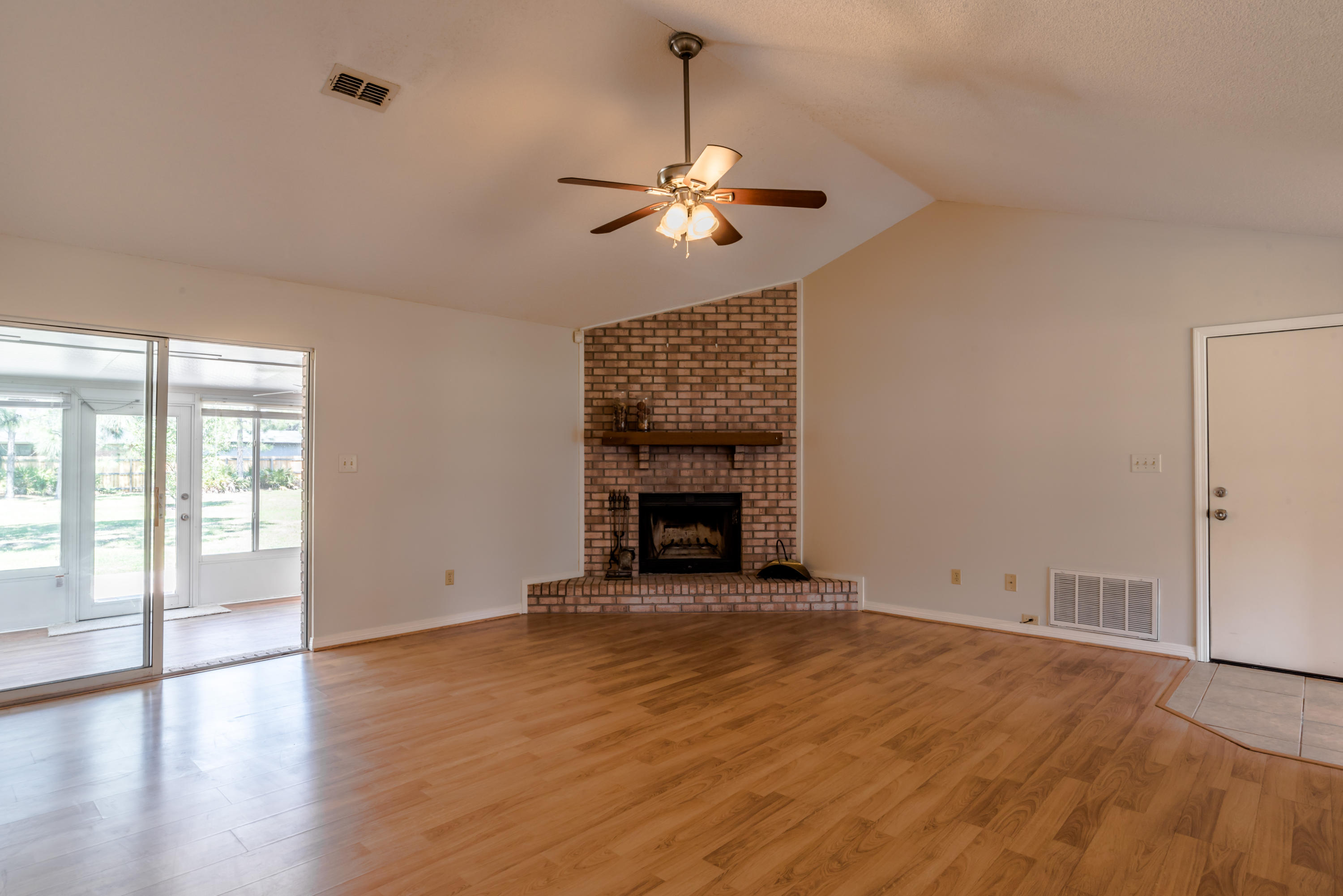 HOLLEY BY THE SEA - Residential