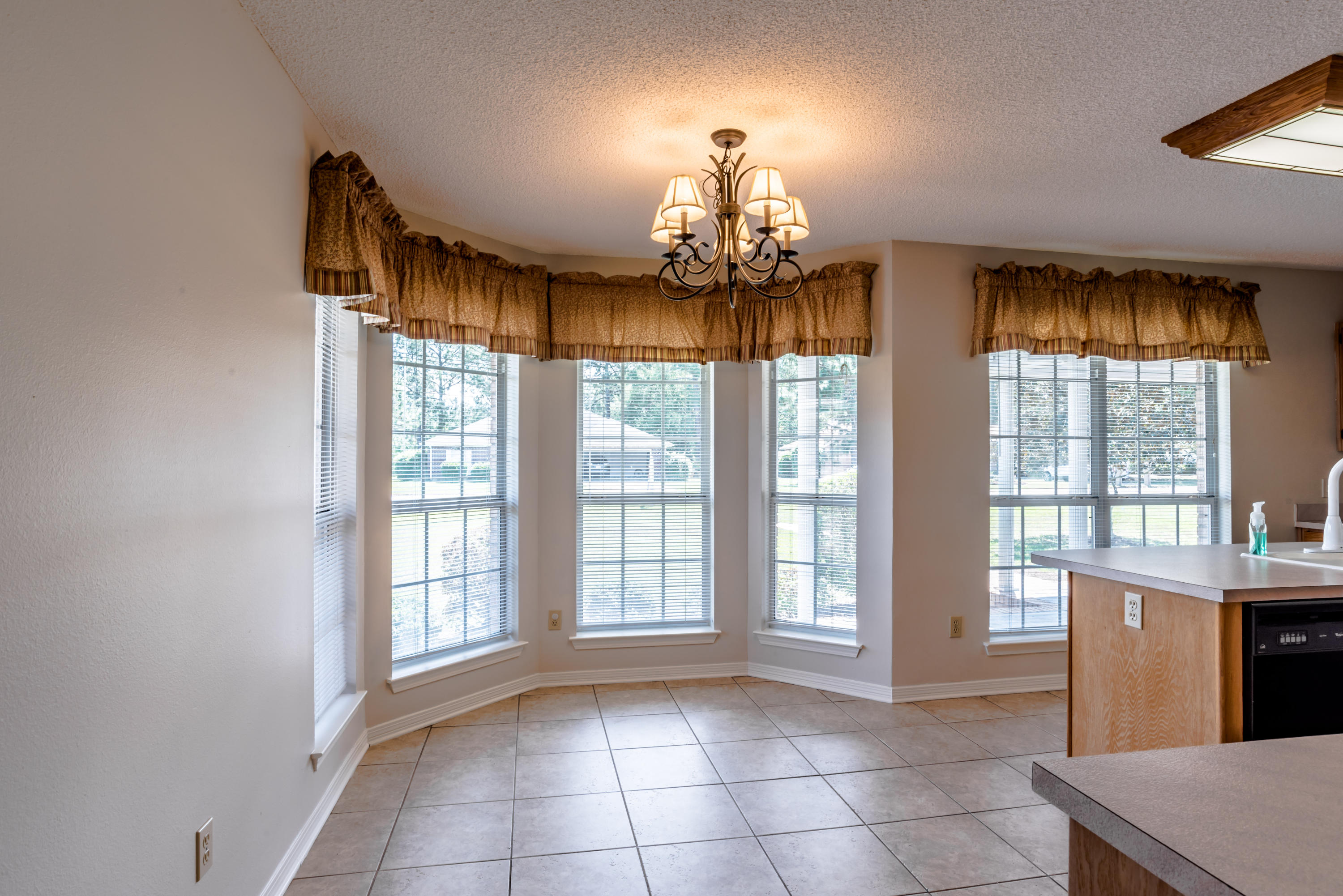 HOLLEY BY THE SEA - Residential