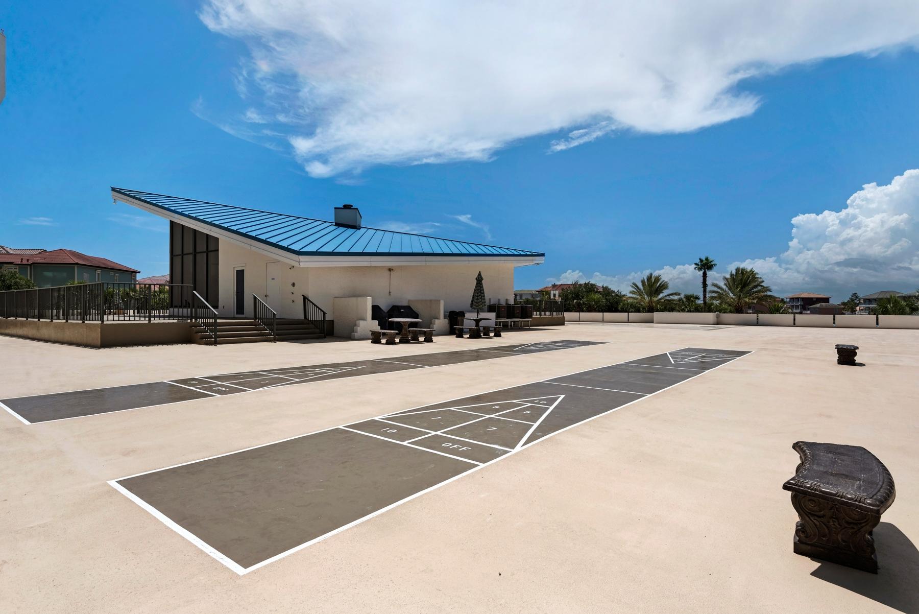 REGENCY TOWERS - Residential