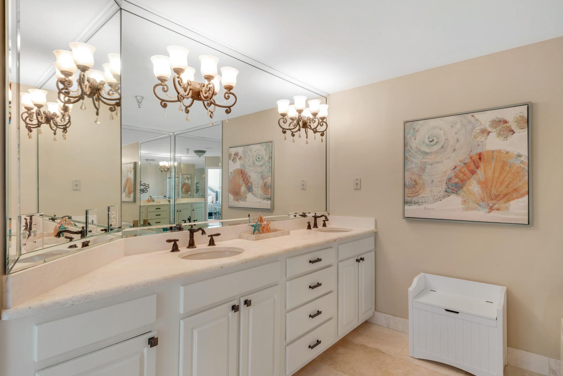 REGENCY TOWERS - Residential