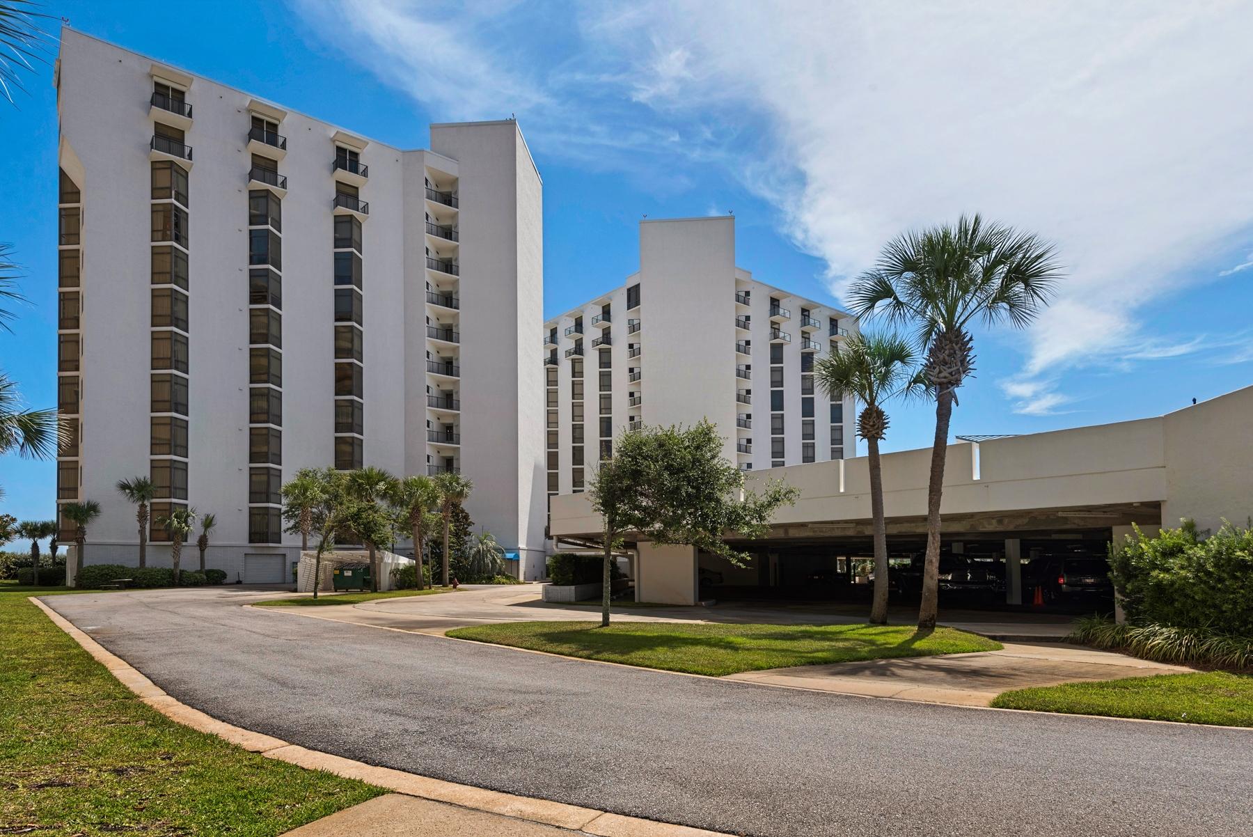 REGENCY TOWERS - Residential