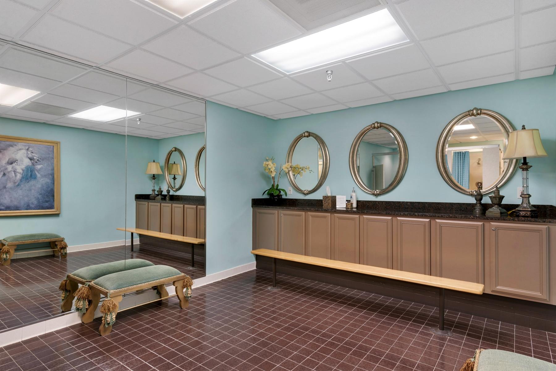 REGENCY TOWERS - Residential