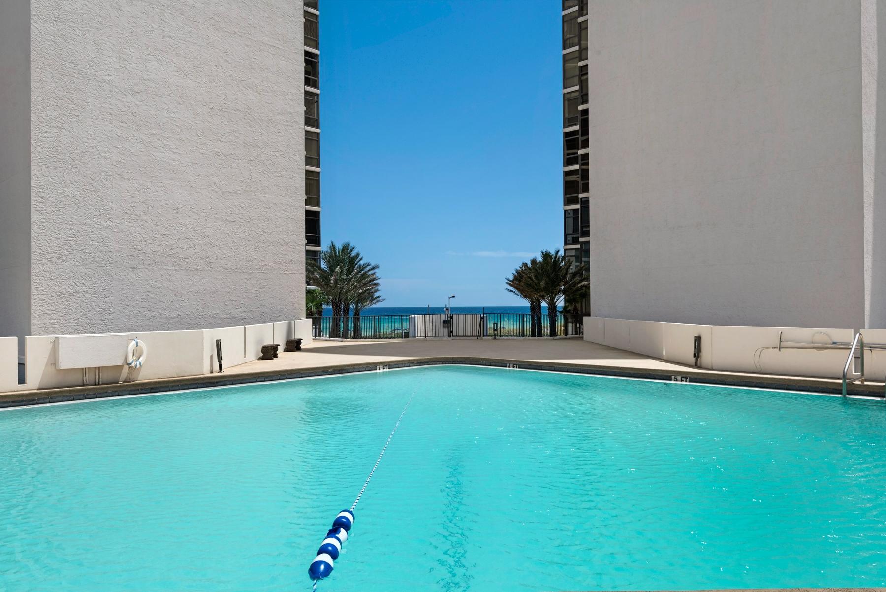 REGENCY TOWERS - Residential