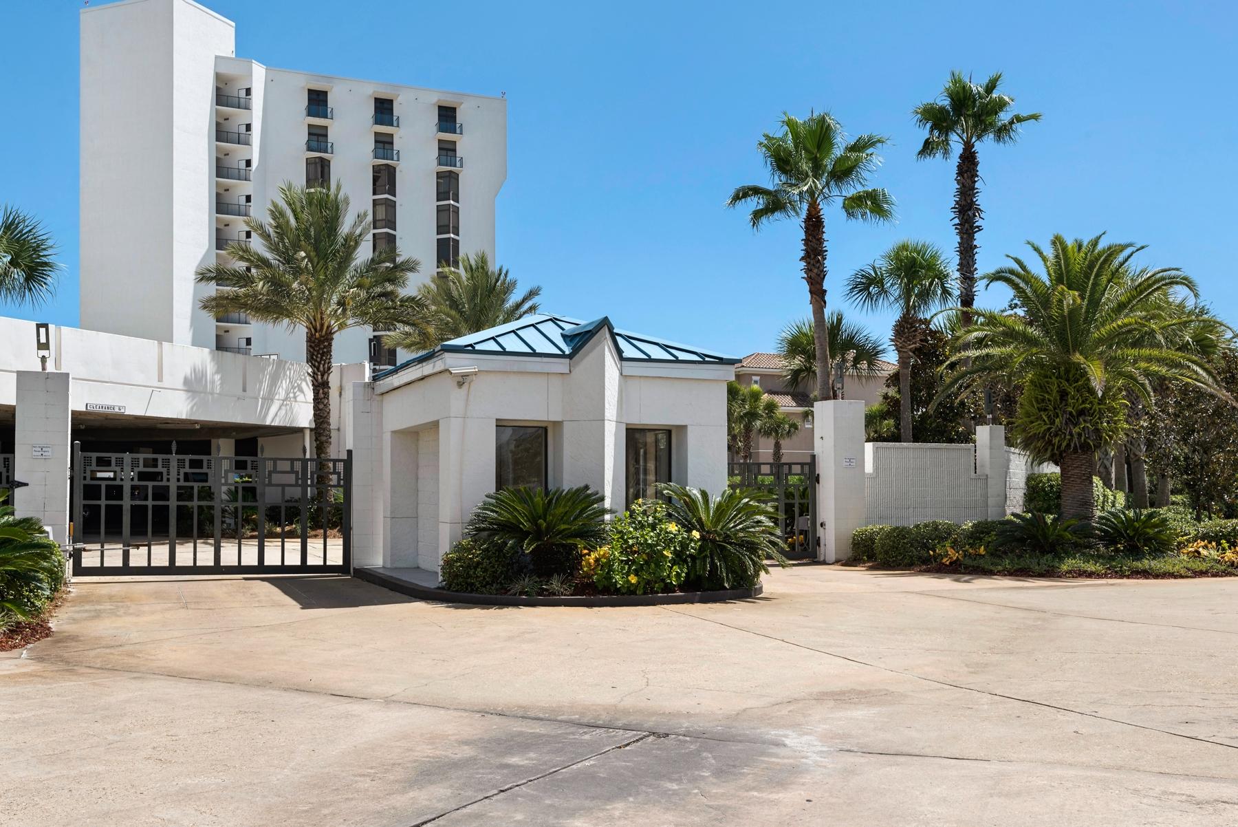 REGENCY TOWERS - Residential