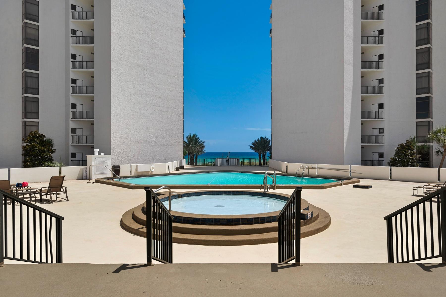 REGENCY TOWERS - Residential