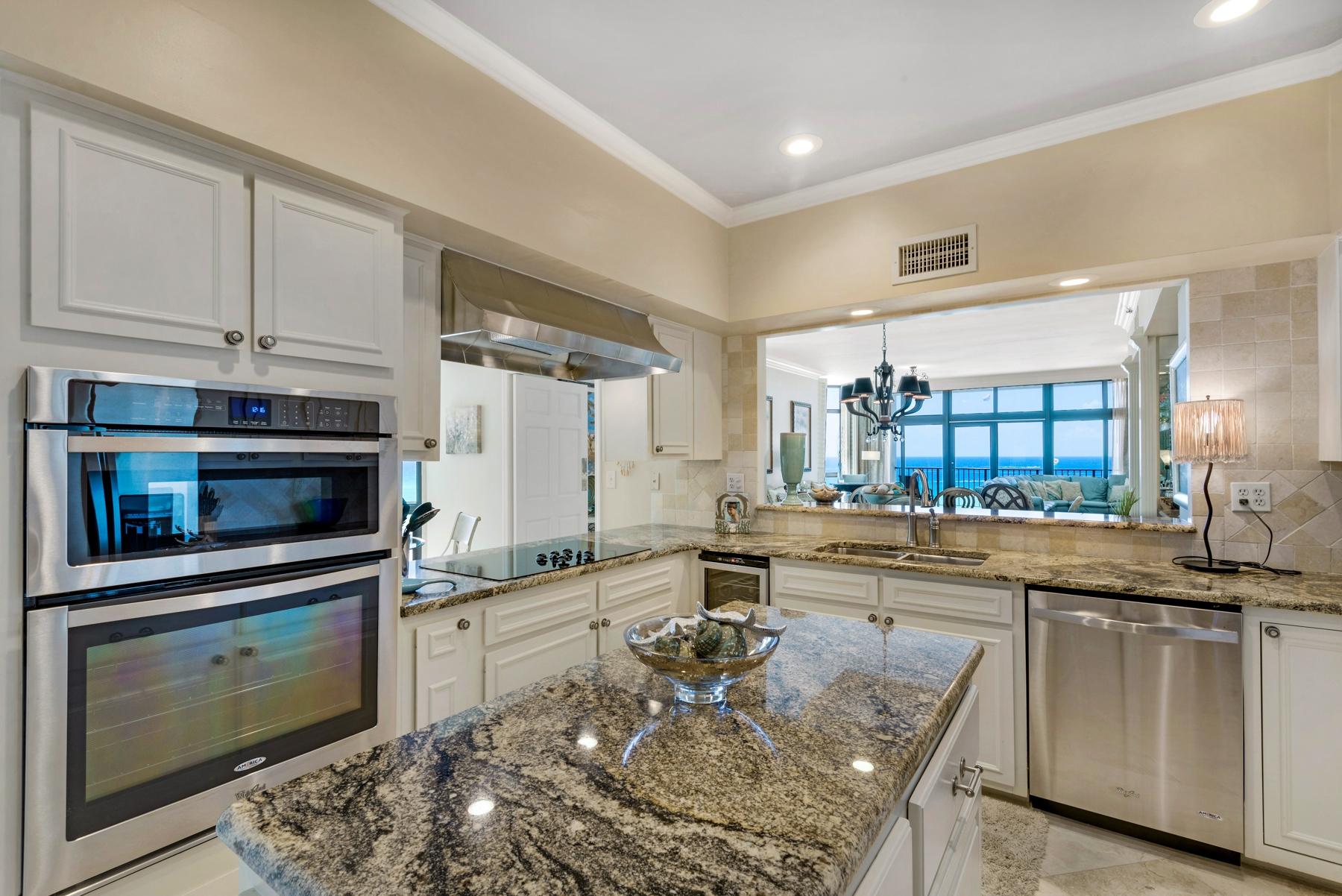 REGENCY TOWERS - Residential