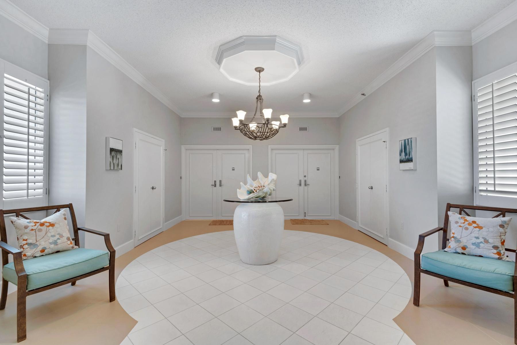 REGENCY TOWERS - Residential