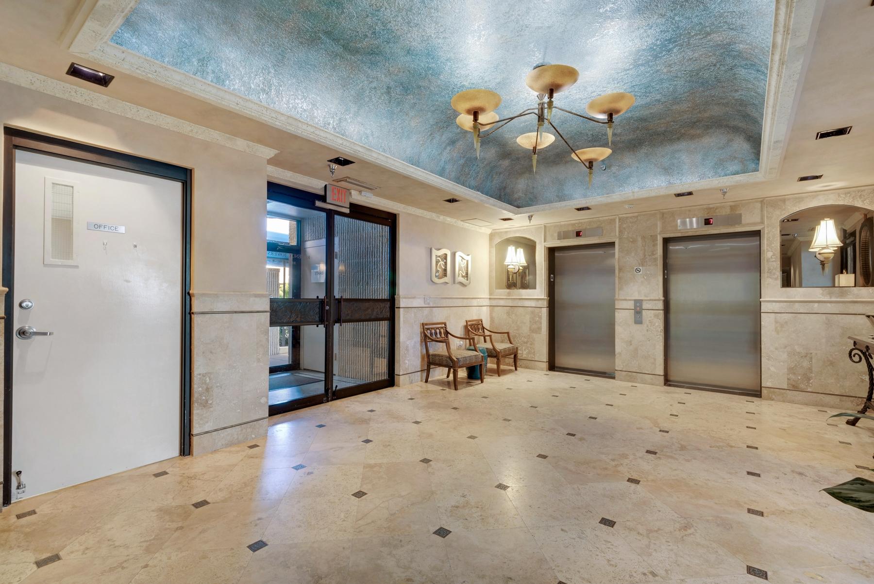 REGENCY TOWERS - Residential