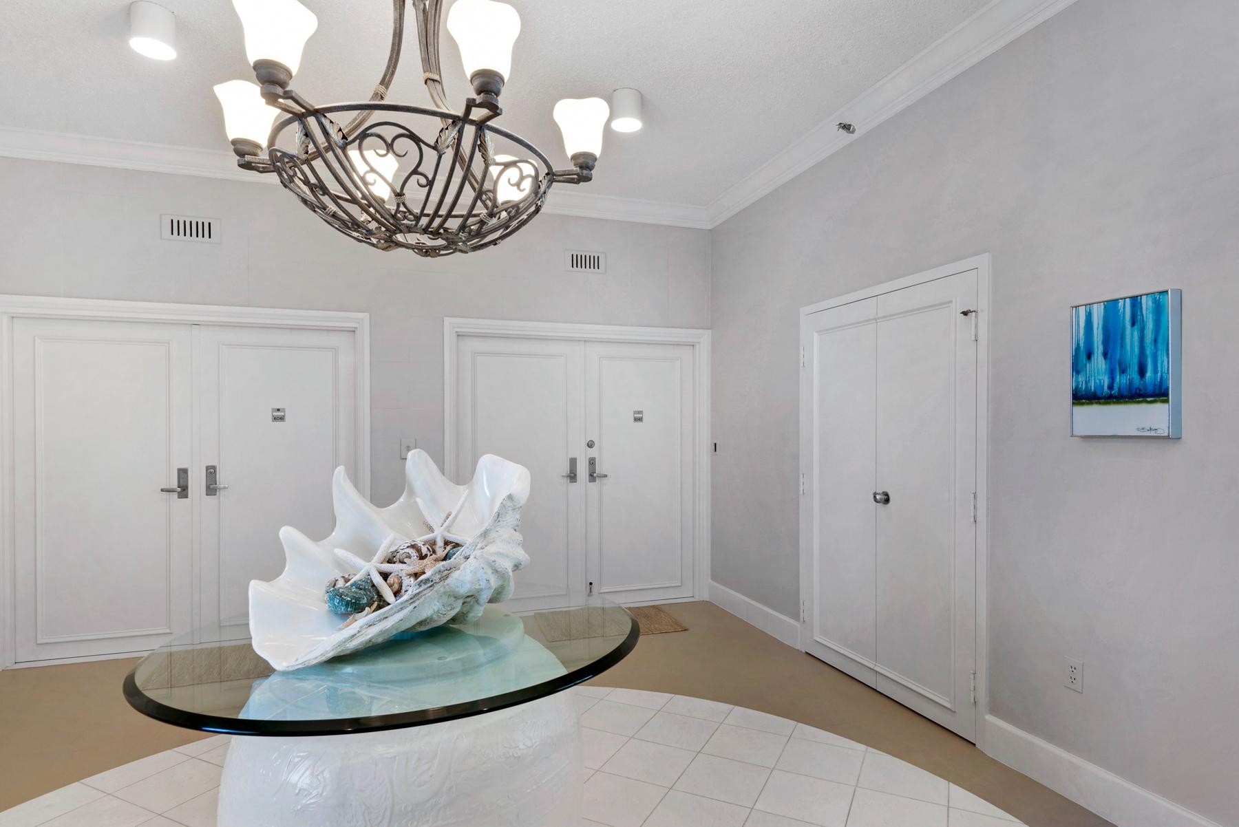 REGENCY TOWERS - Residential