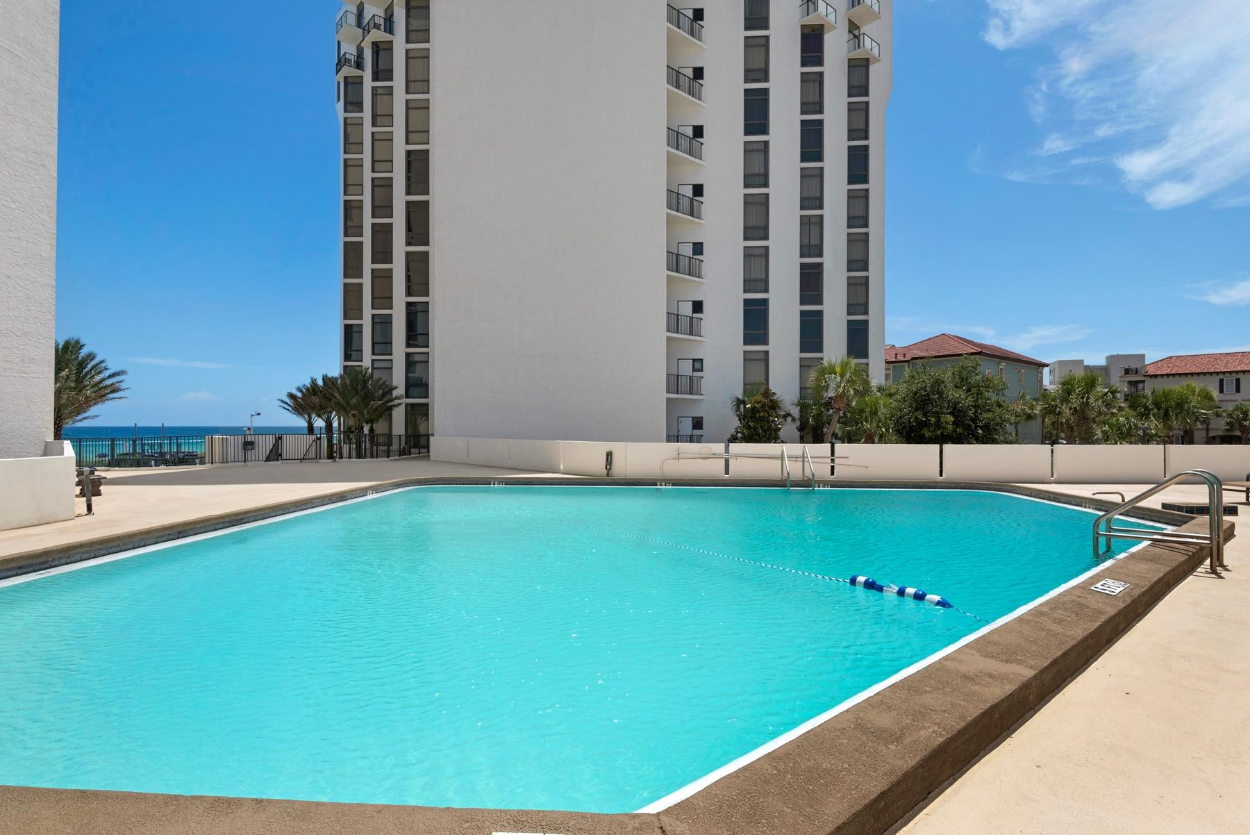 REGENCY TOWERS - Residential