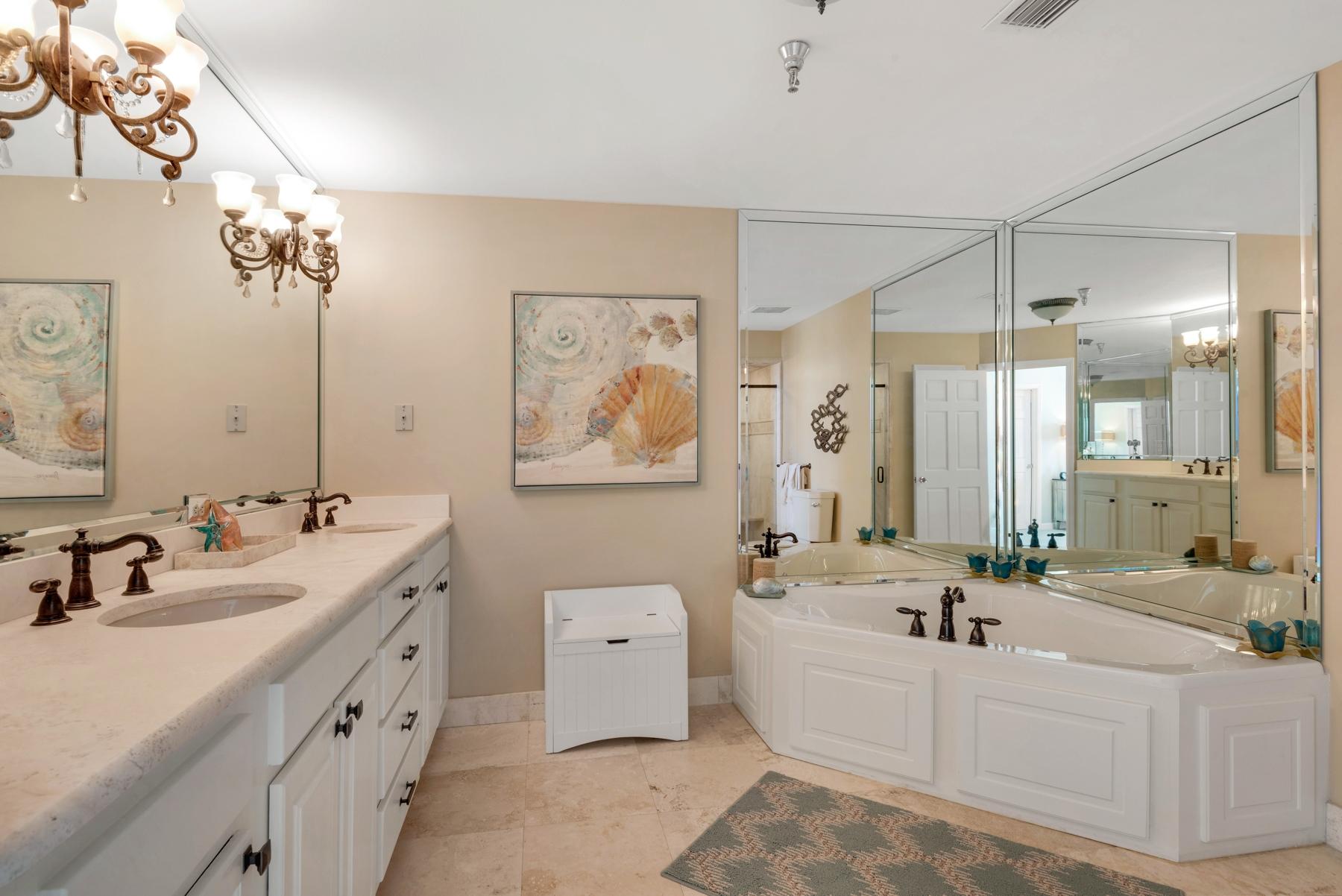 REGENCY TOWERS - Residential