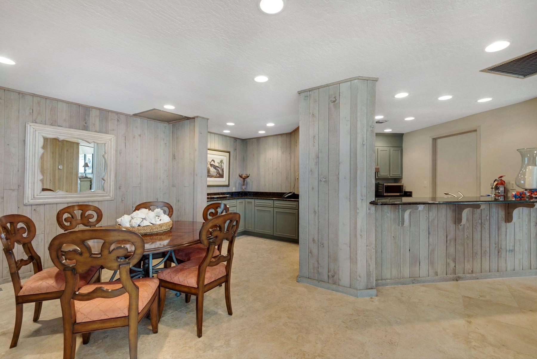 REGENCY TOWERS - Residential