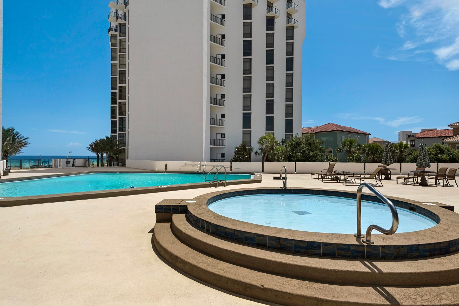 REGENCY TOWERS - Residential