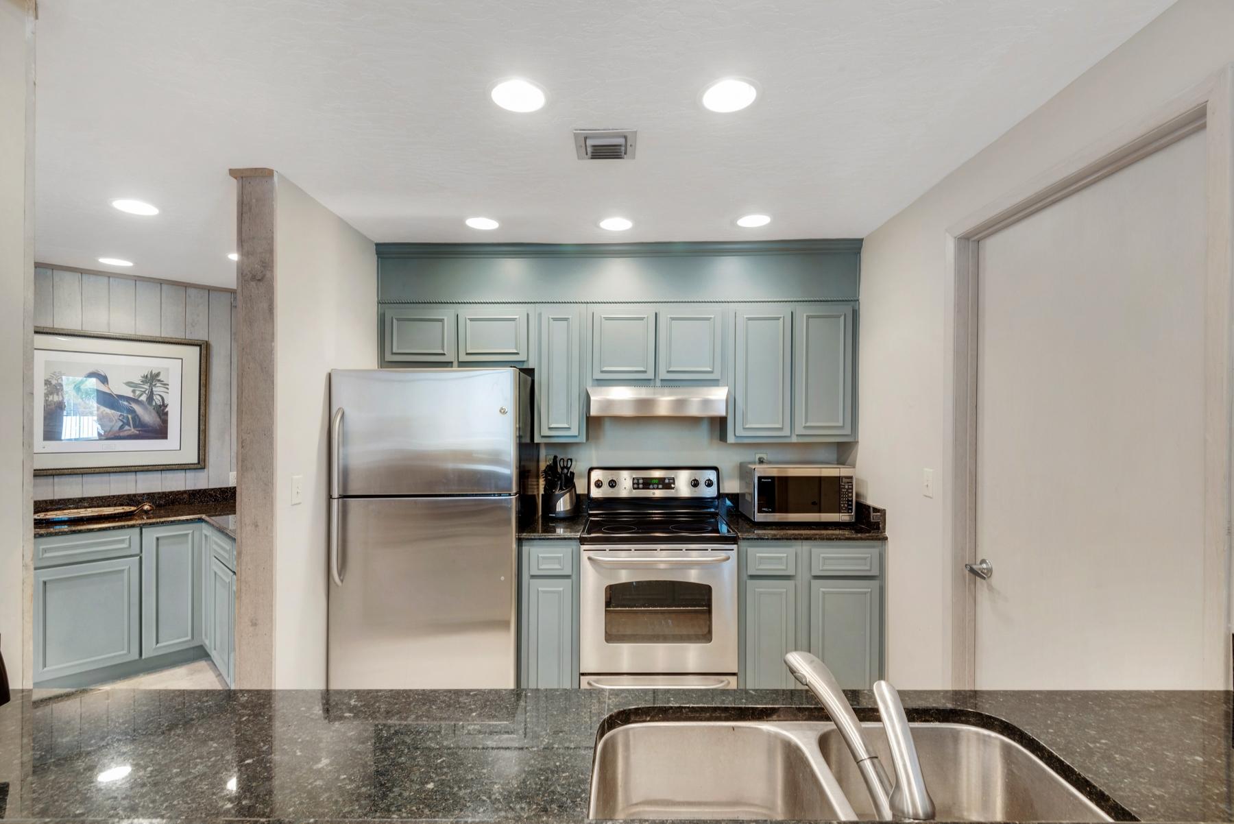 REGENCY TOWERS - Residential