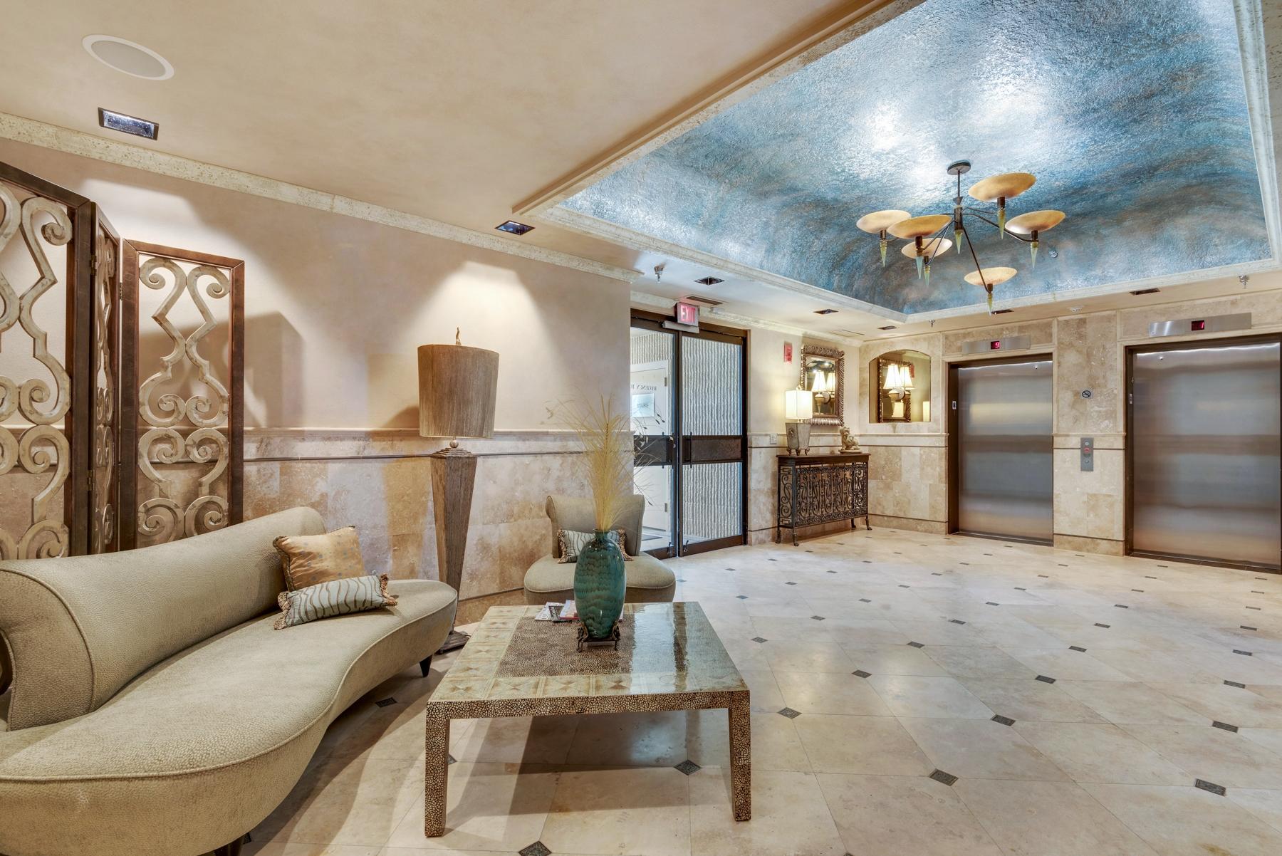 REGENCY TOWERS - Residential