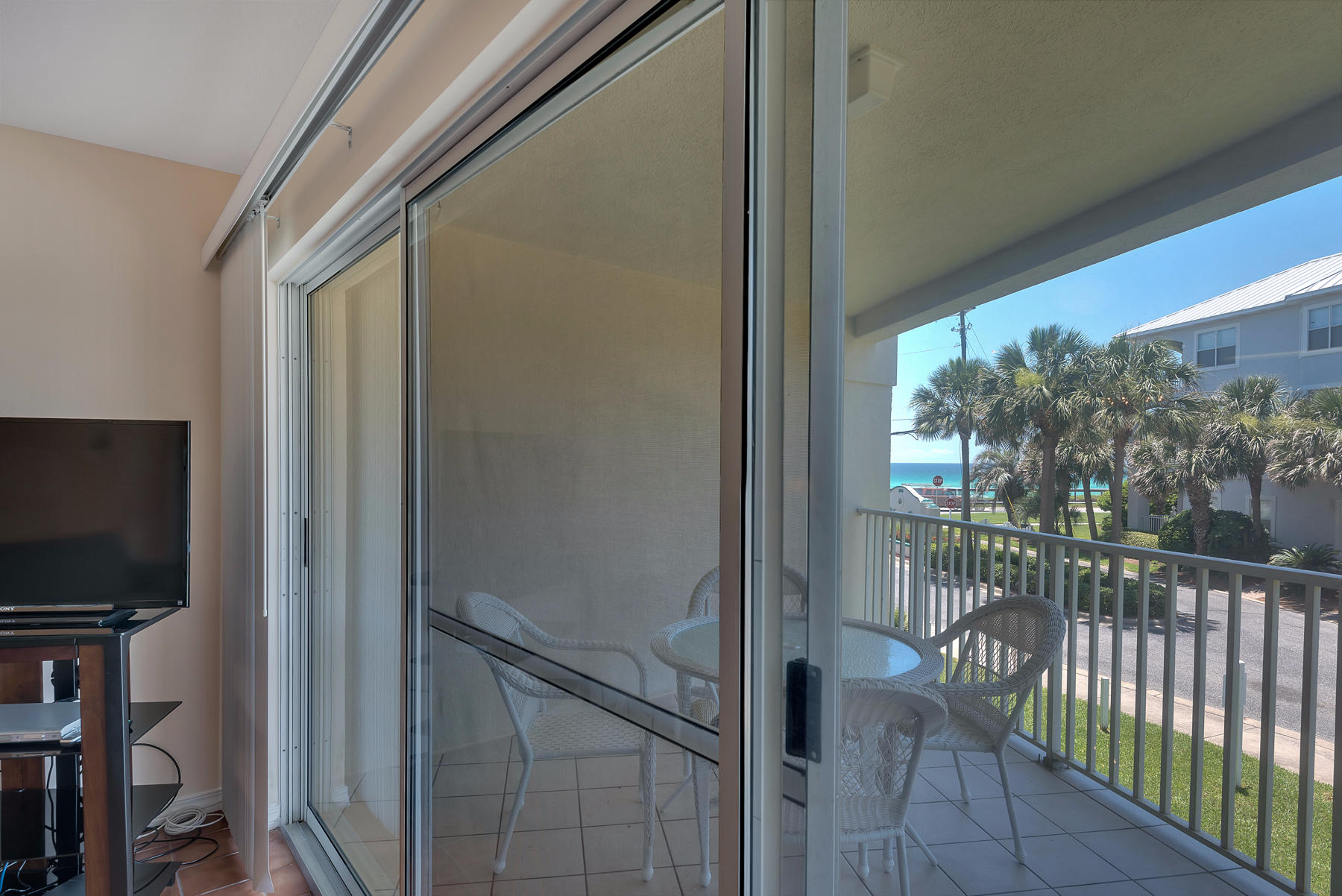 MARAVILLA CONDO 1 - Residential