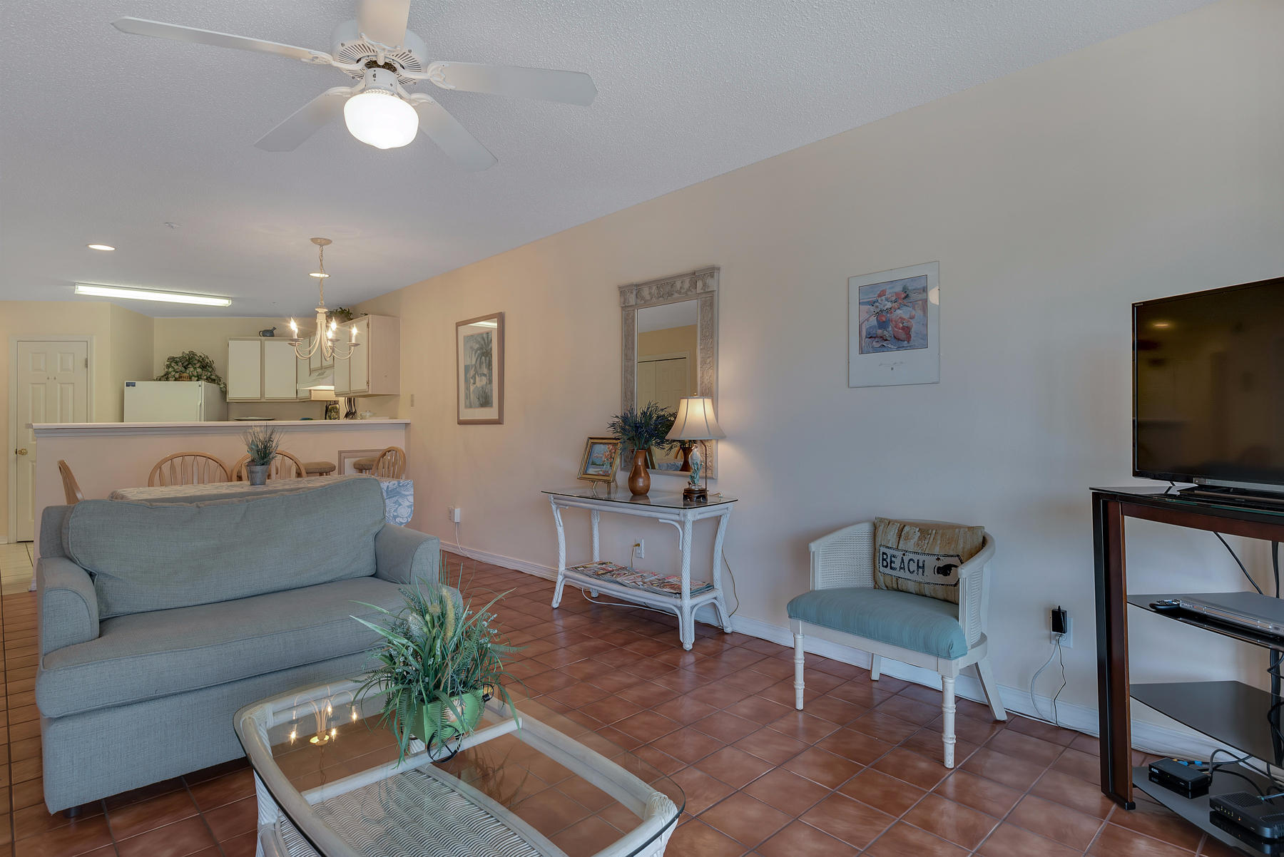 MARAVILLA CONDO 1 - Residential