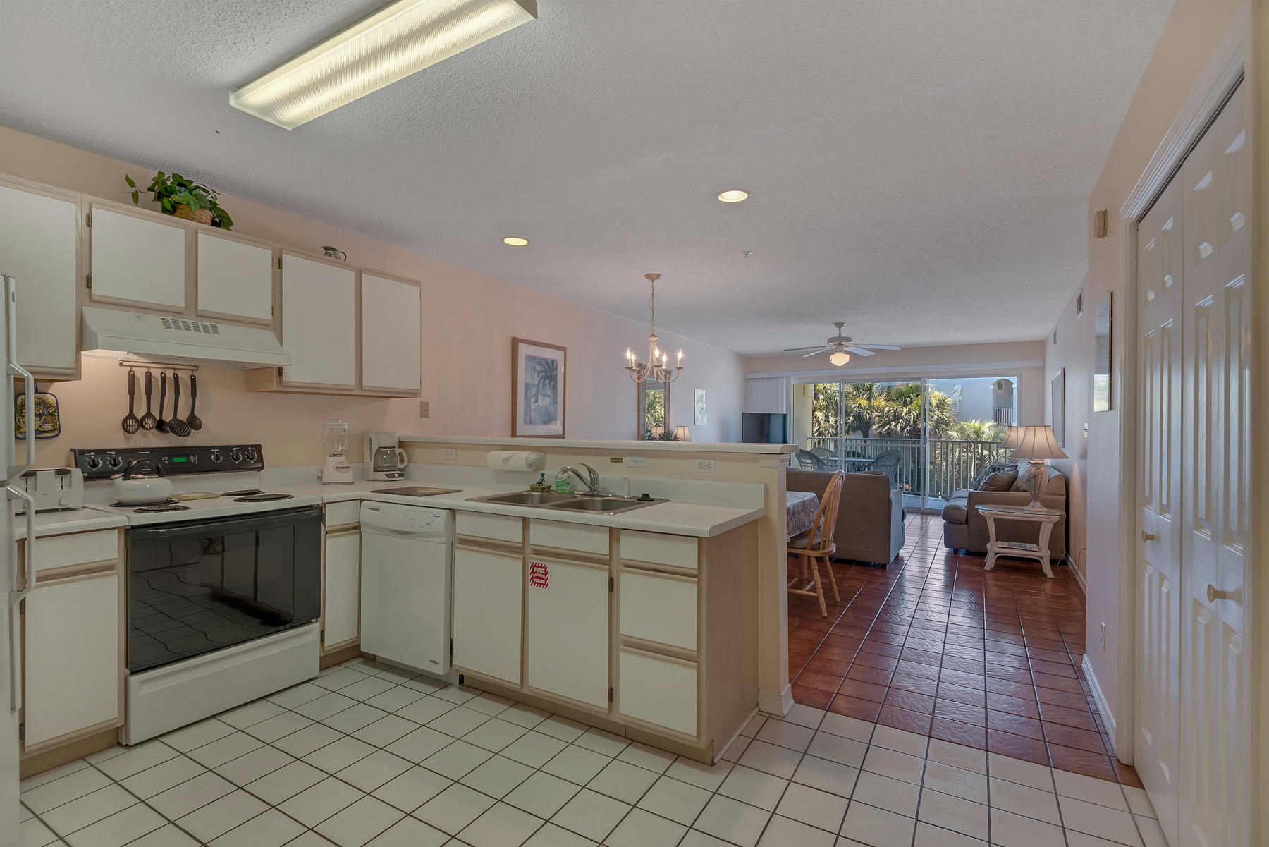 MARAVILLA CONDO 1 - Residential