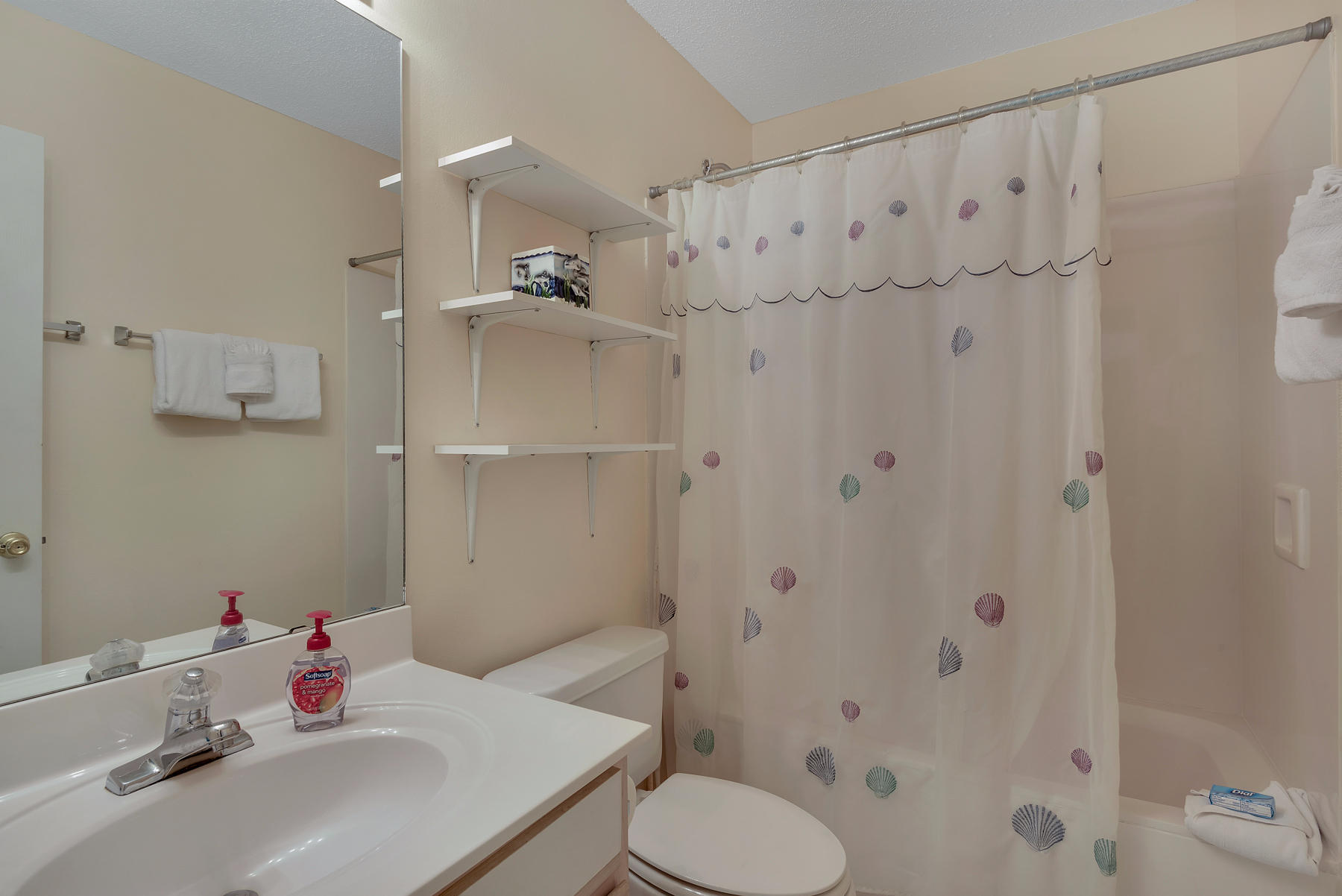 MARAVILLA CONDO 1 - Residential