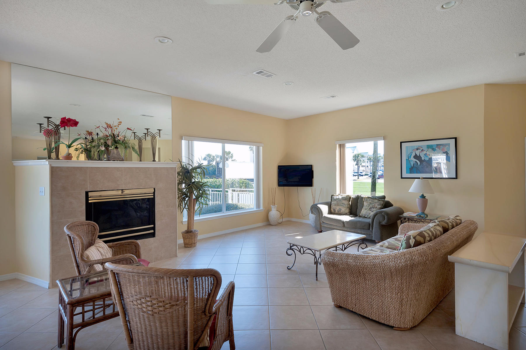 MARAVILLA CONDO 1 - Residential