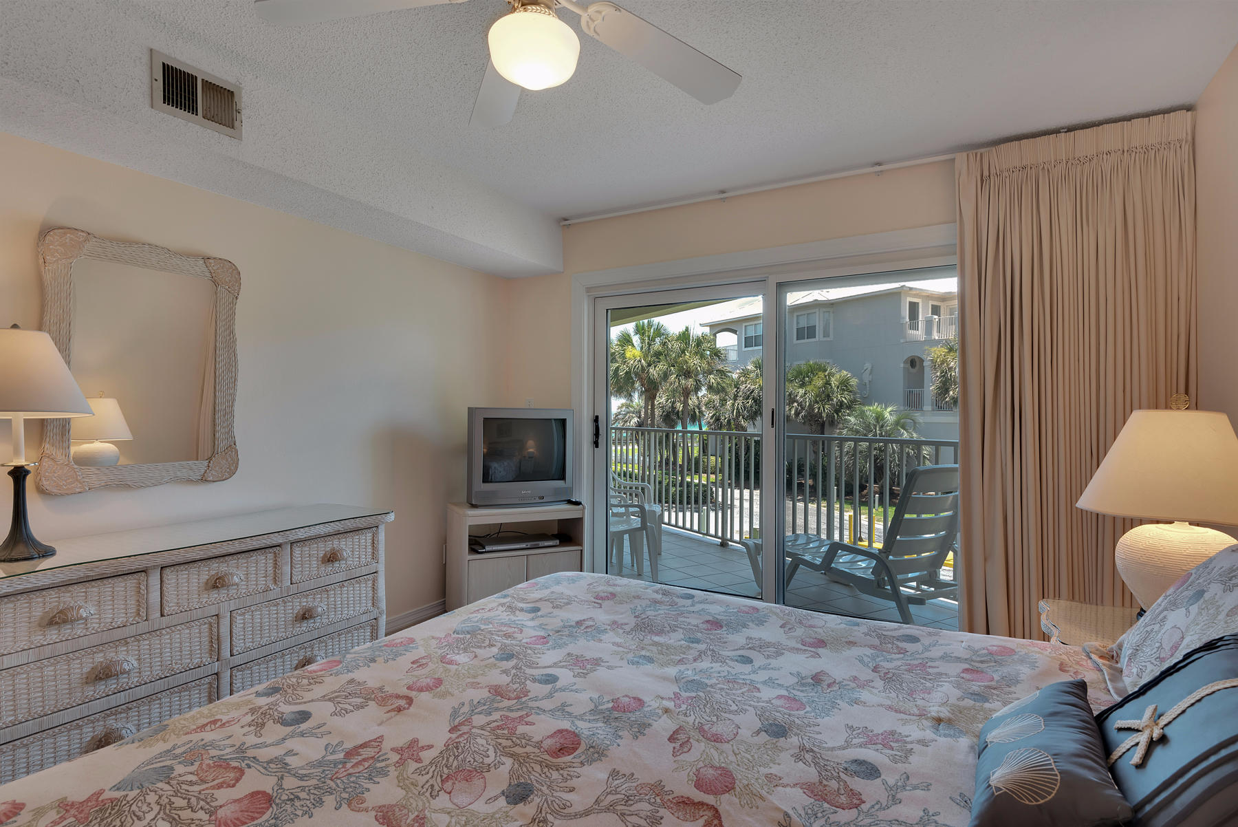 MARAVILLA CONDO 1 - Residential