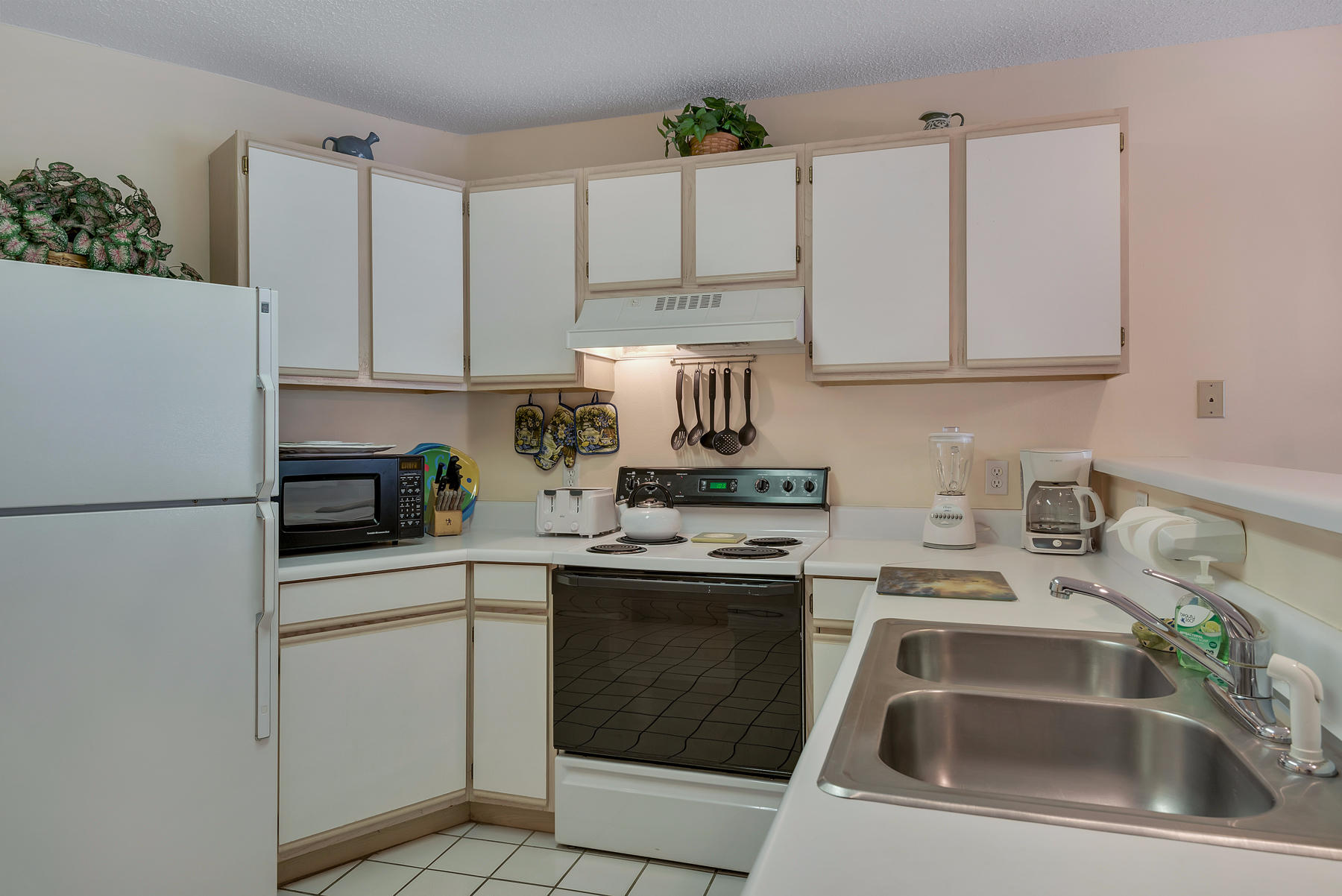 MARAVILLA CONDO 1 - Residential