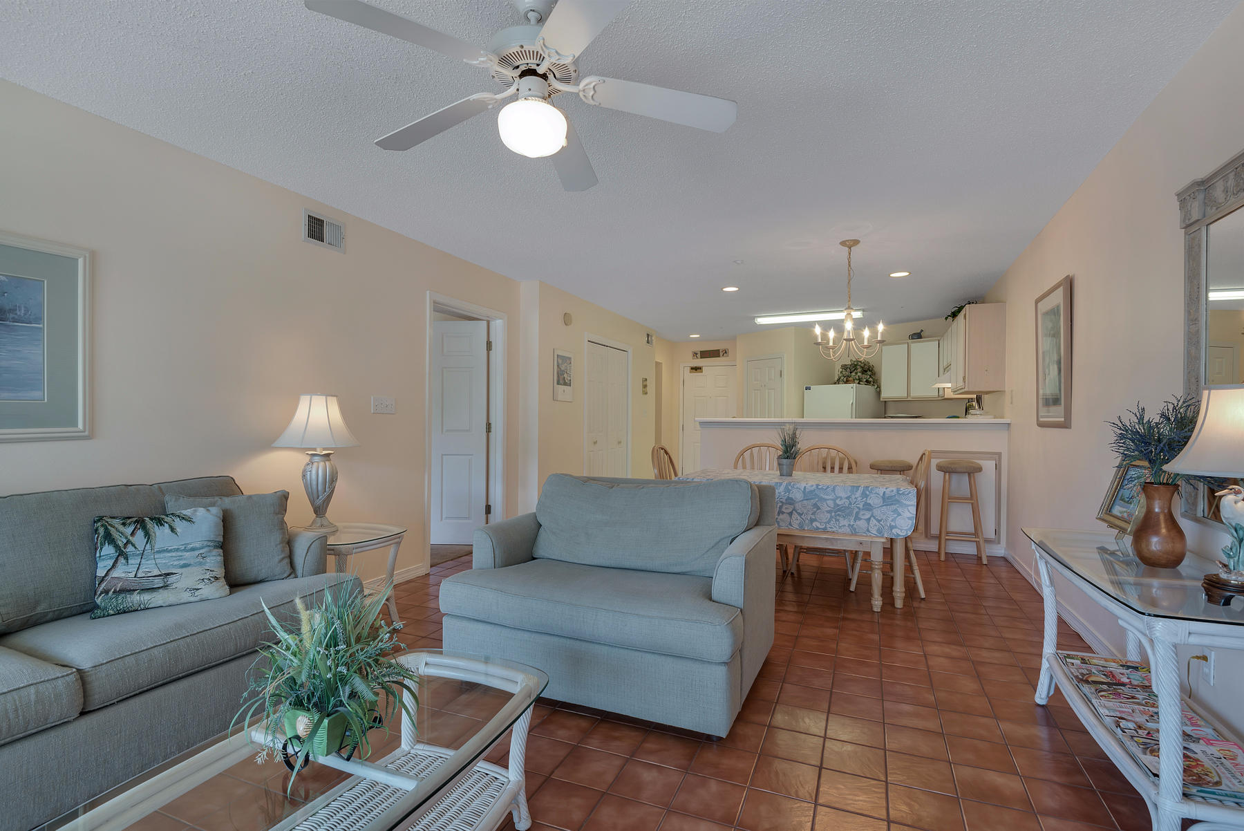 MARAVILLA CONDO 1 - Residential