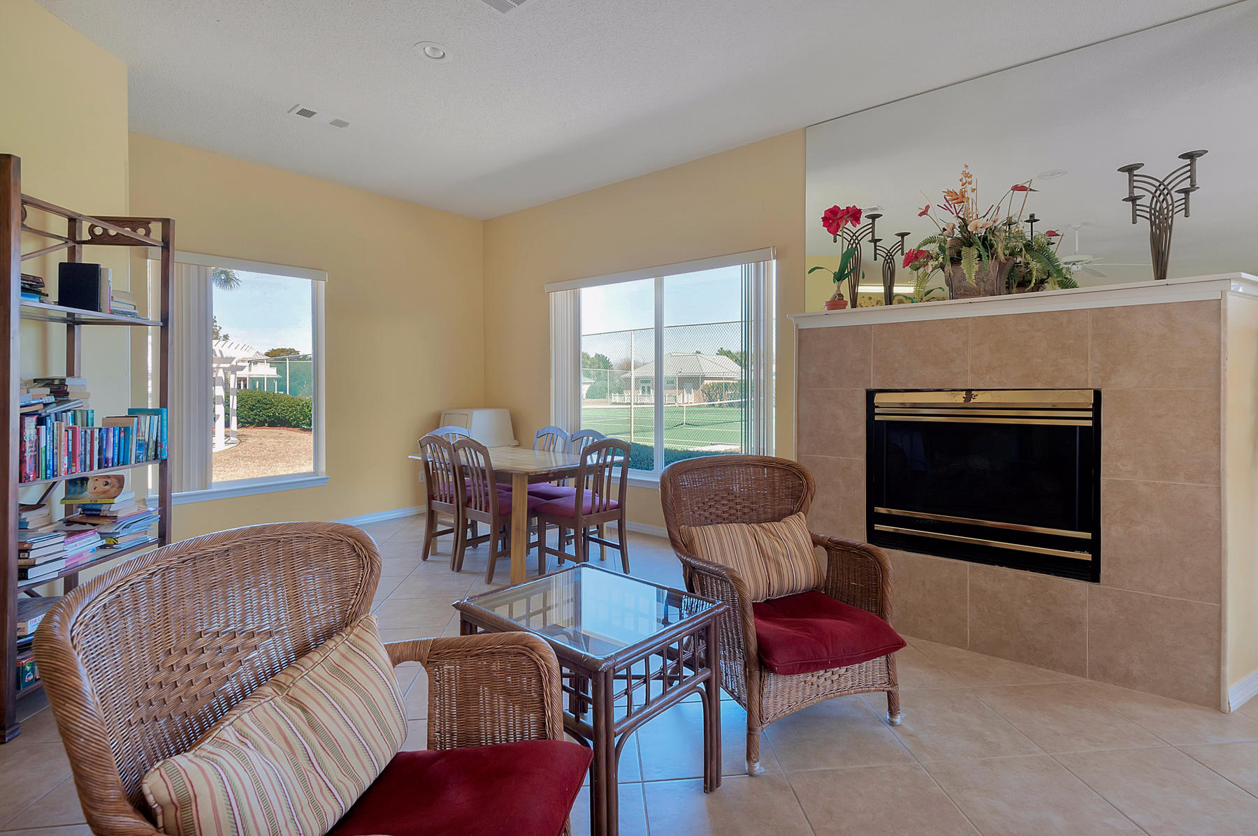 MARAVILLA CONDO 1 - Residential