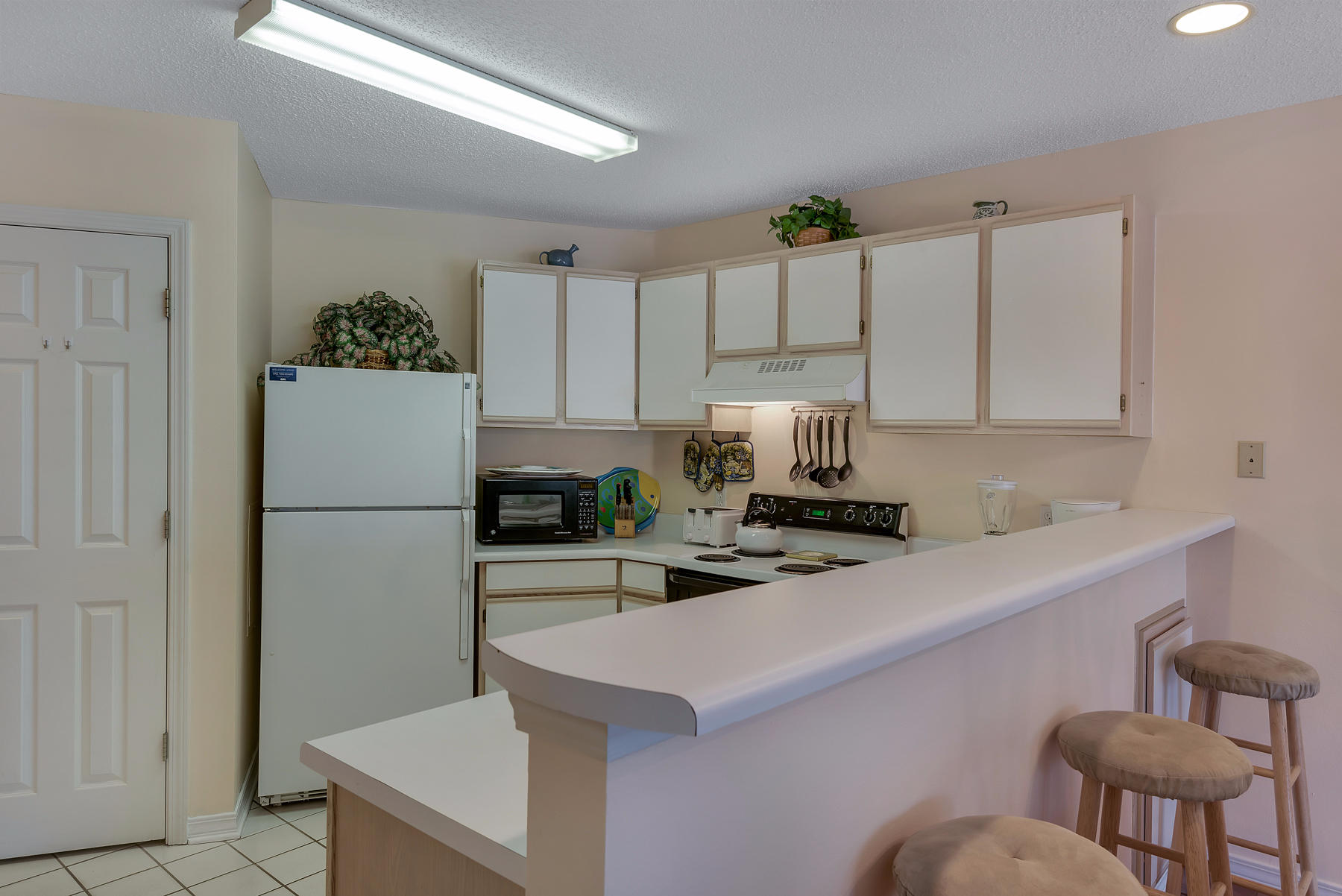 MARAVILLA CONDO 1 - Residential