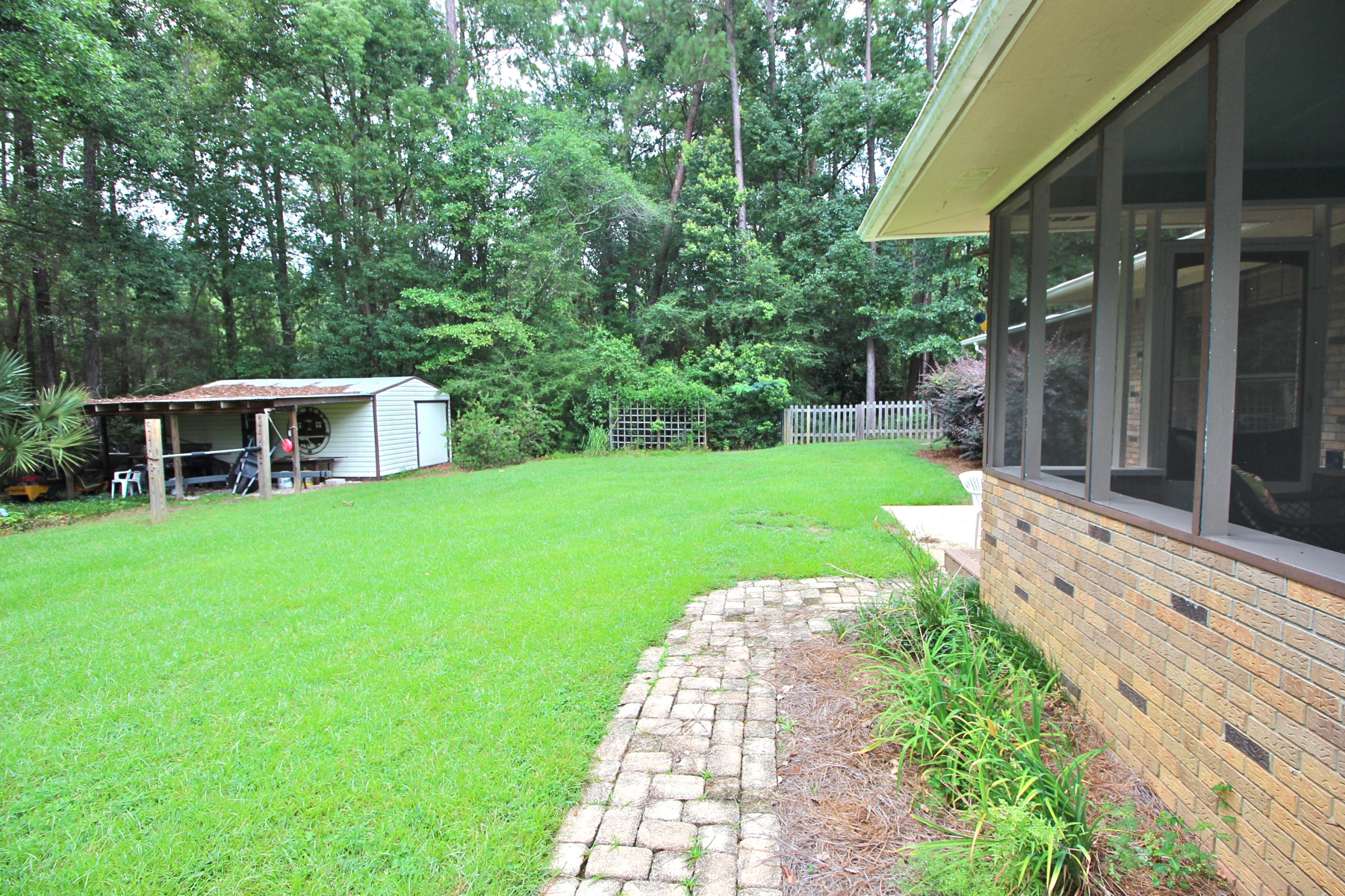 PINE SHORES - Residential