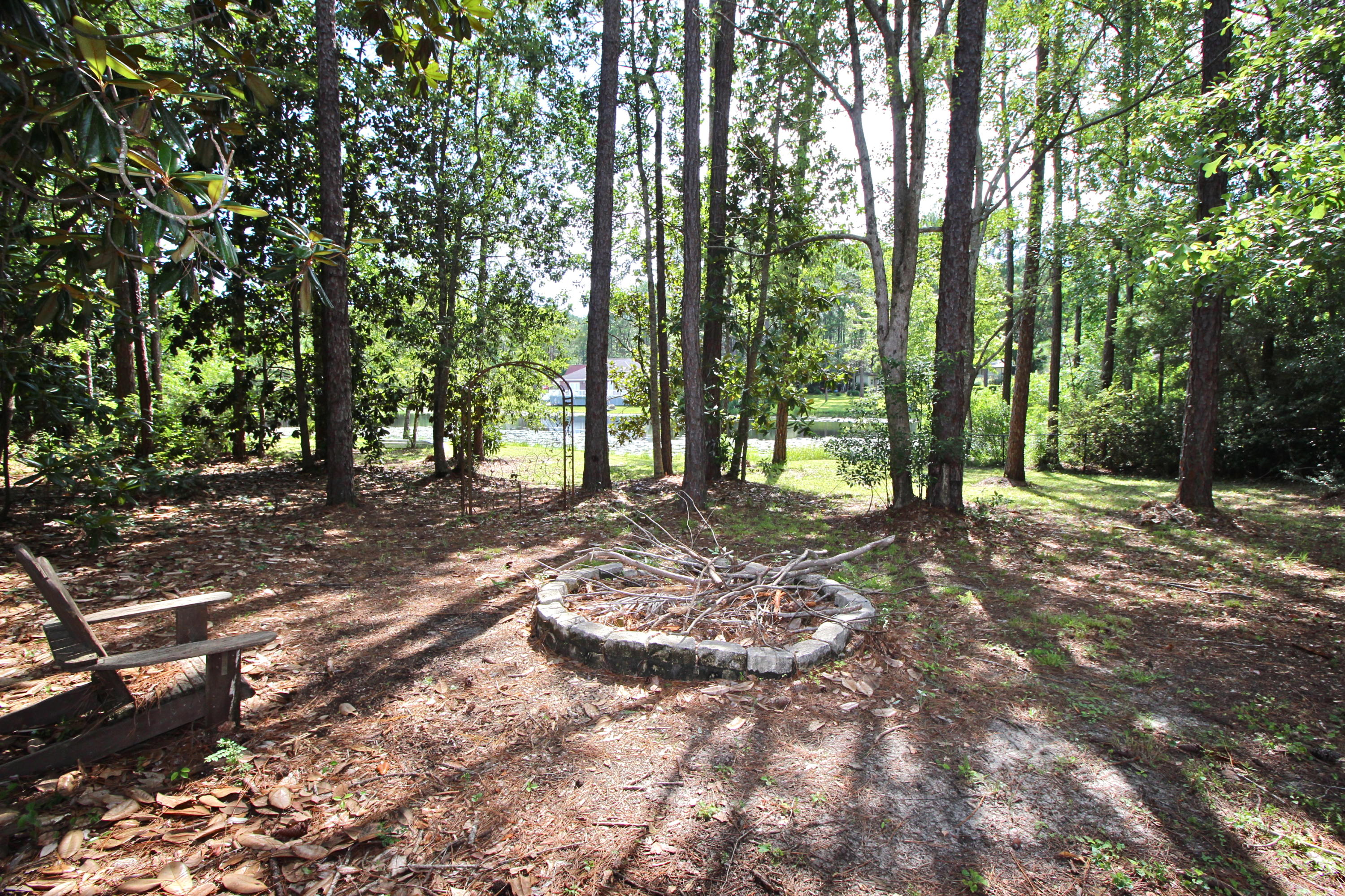 PINE SHORES - Residential