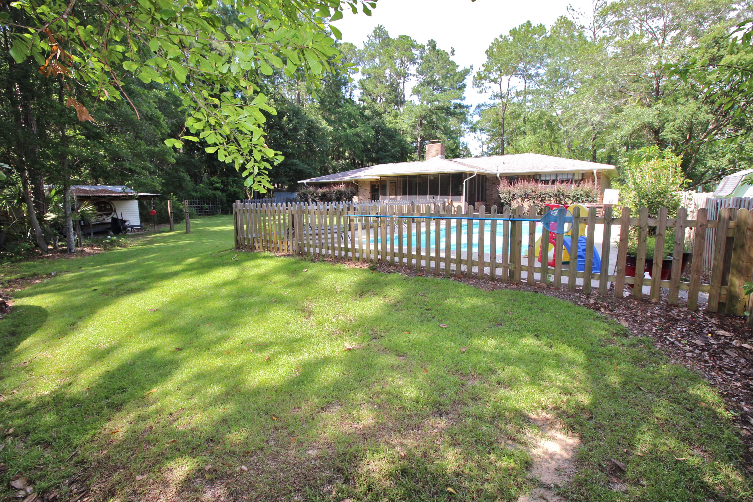 PINE SHORES - Residential