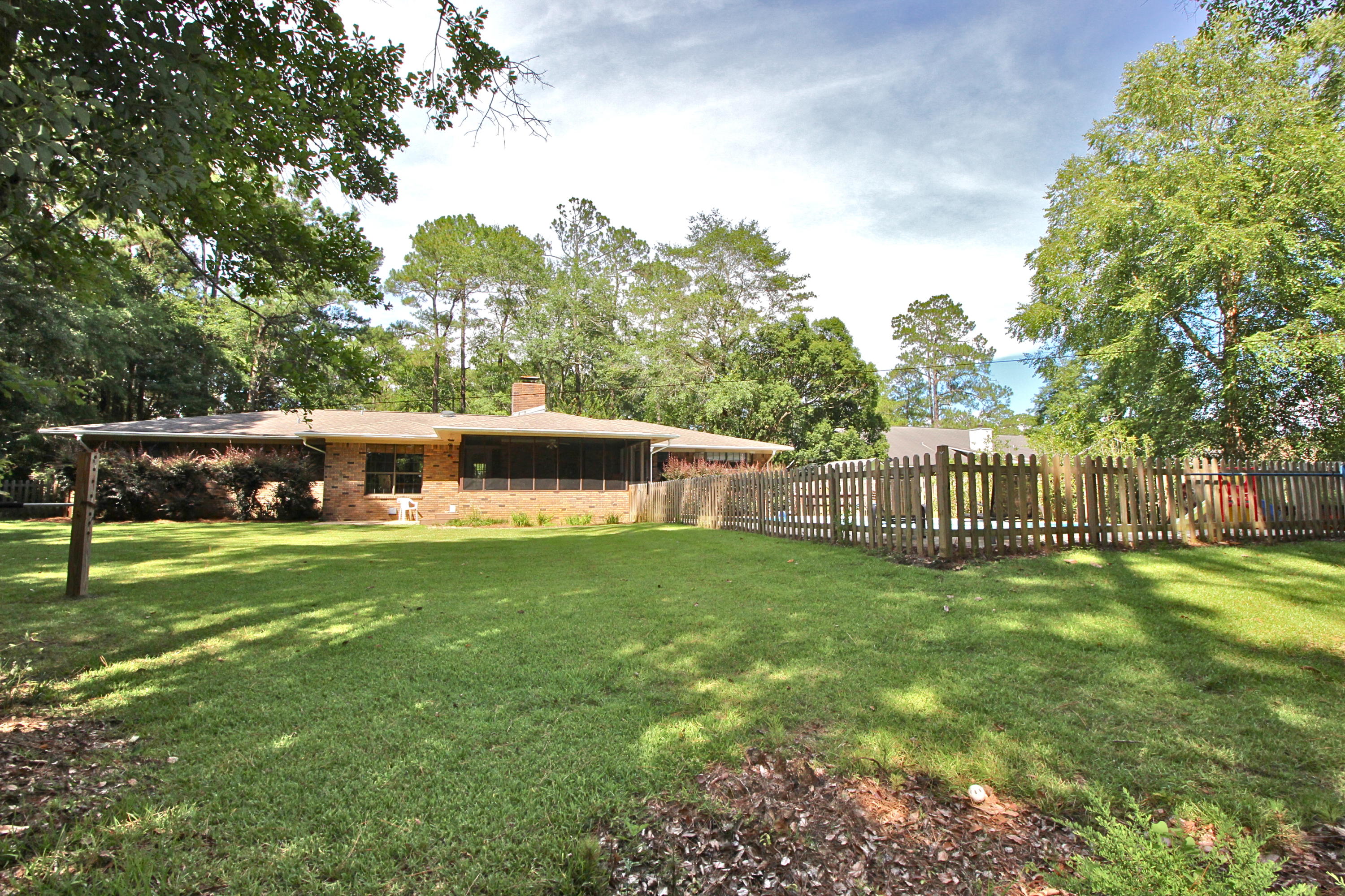 PINE SHORES - Residential