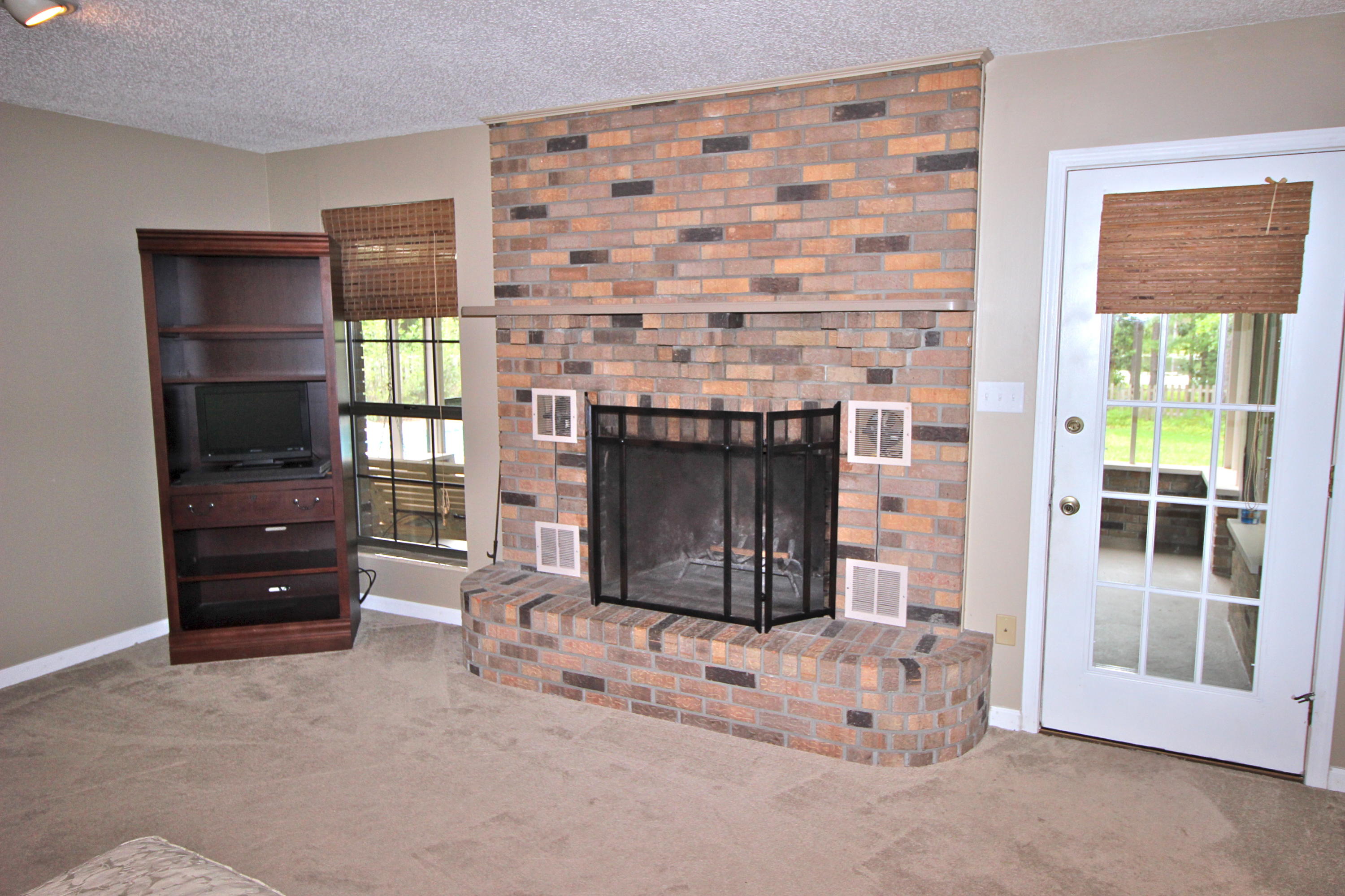 PINE SHORES - Residential