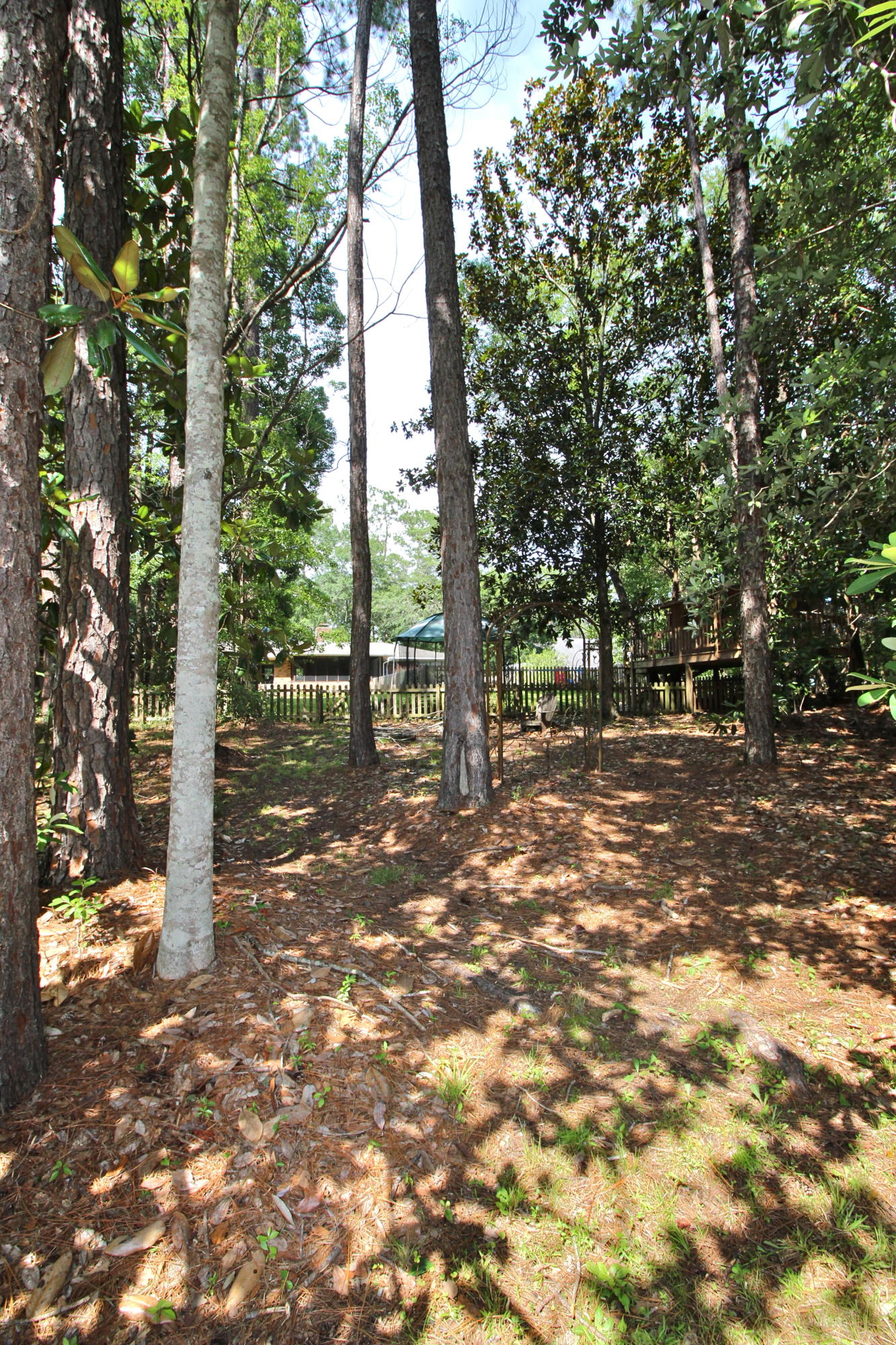 PINE SHORES - Residential