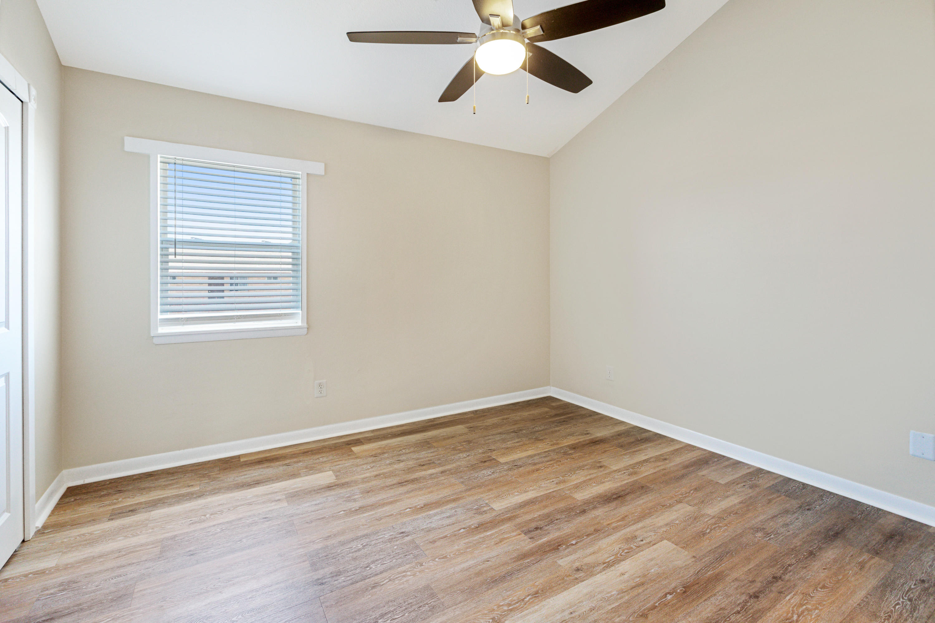 COMMODORES LANDING - Residential