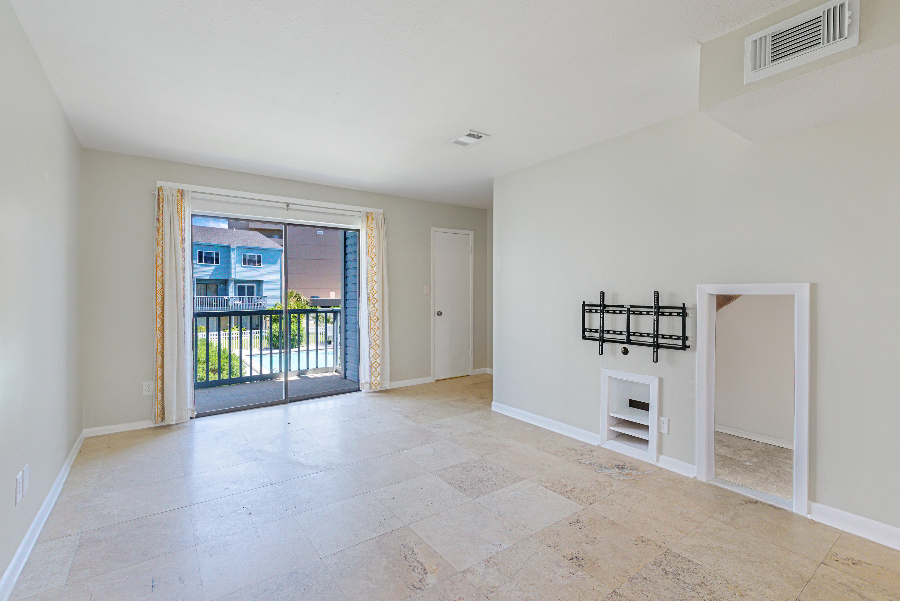 COMMODORES LANDING - Residential