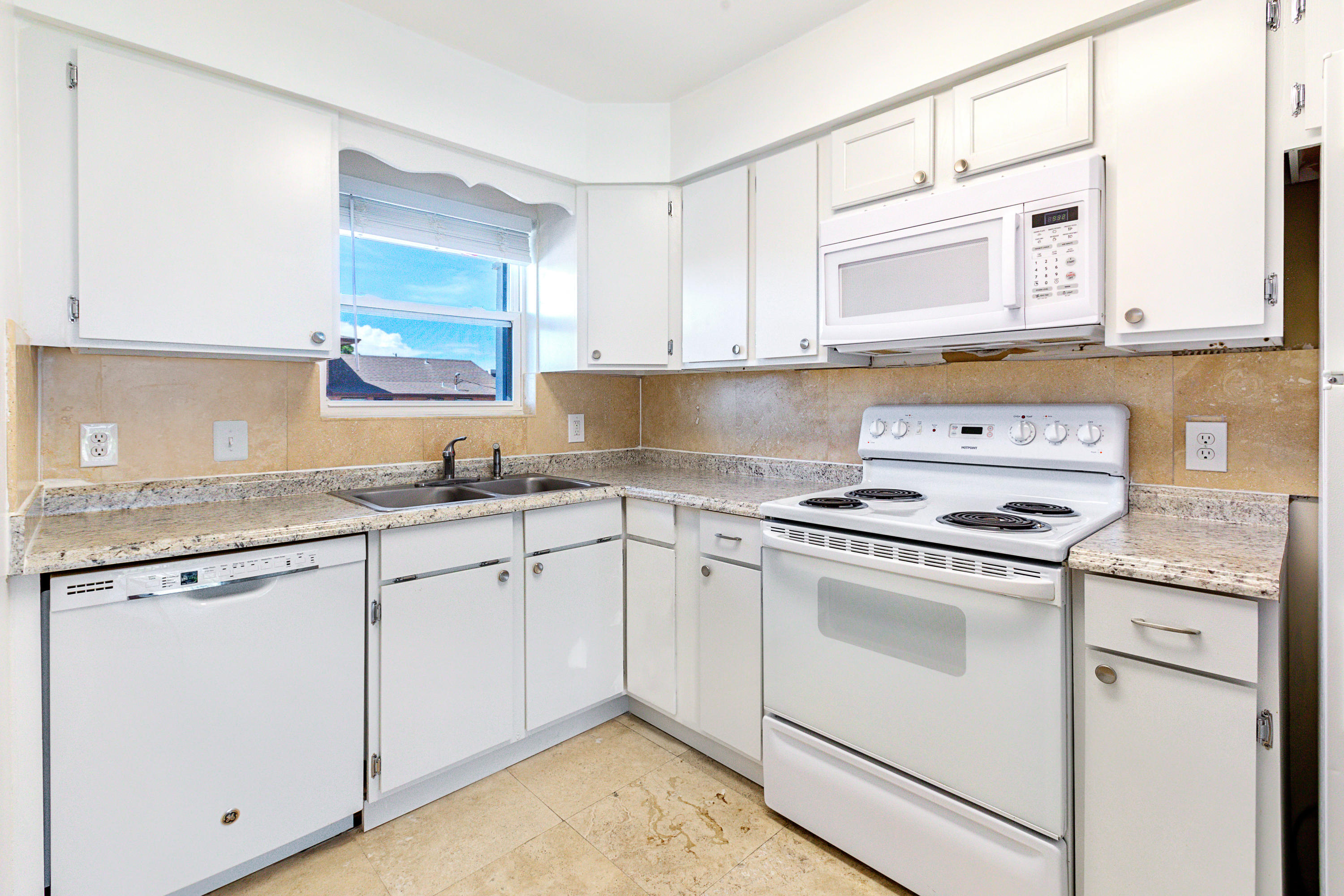 COMMODORES LANDING - Residential