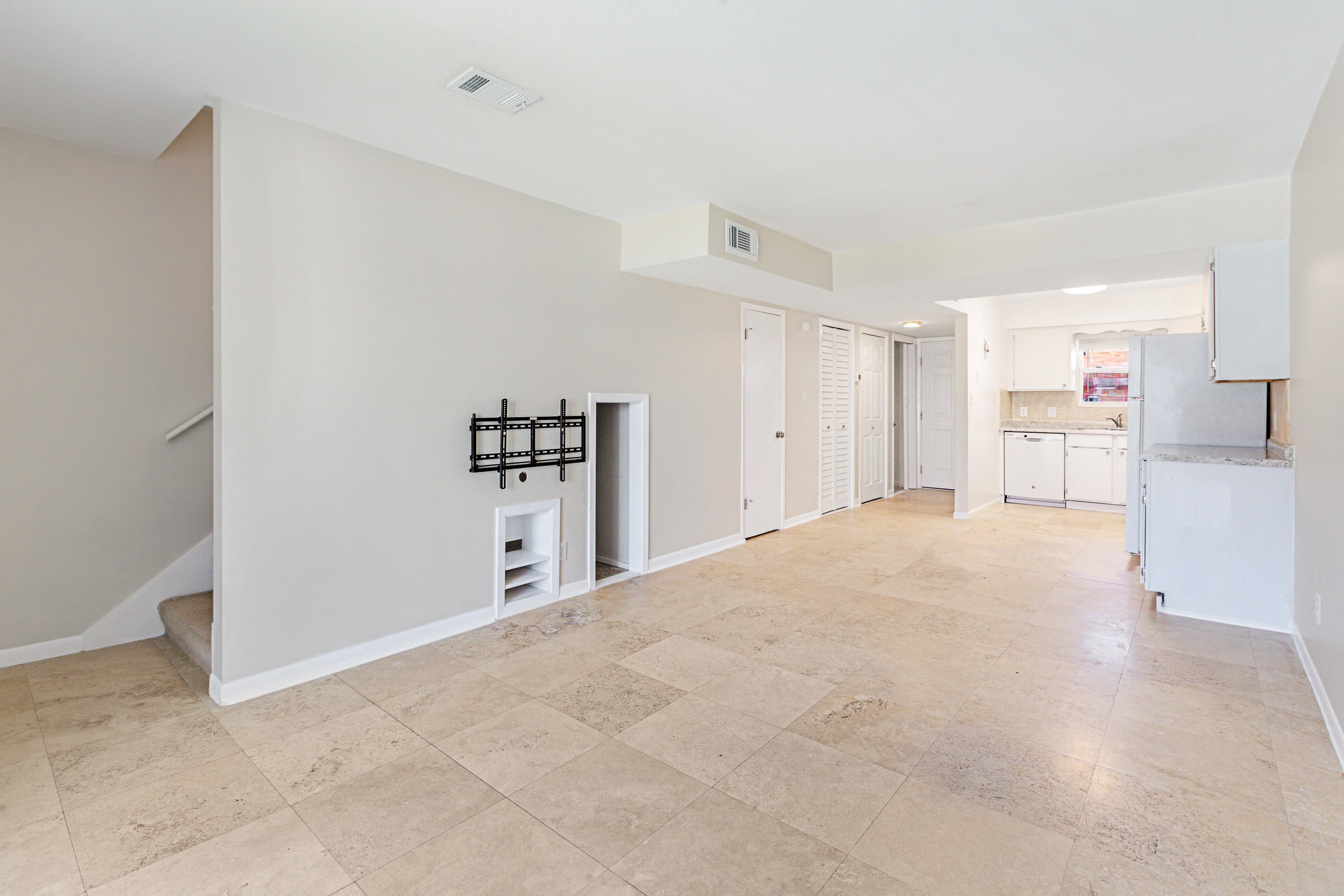 COMMODORES LANDING - Residential